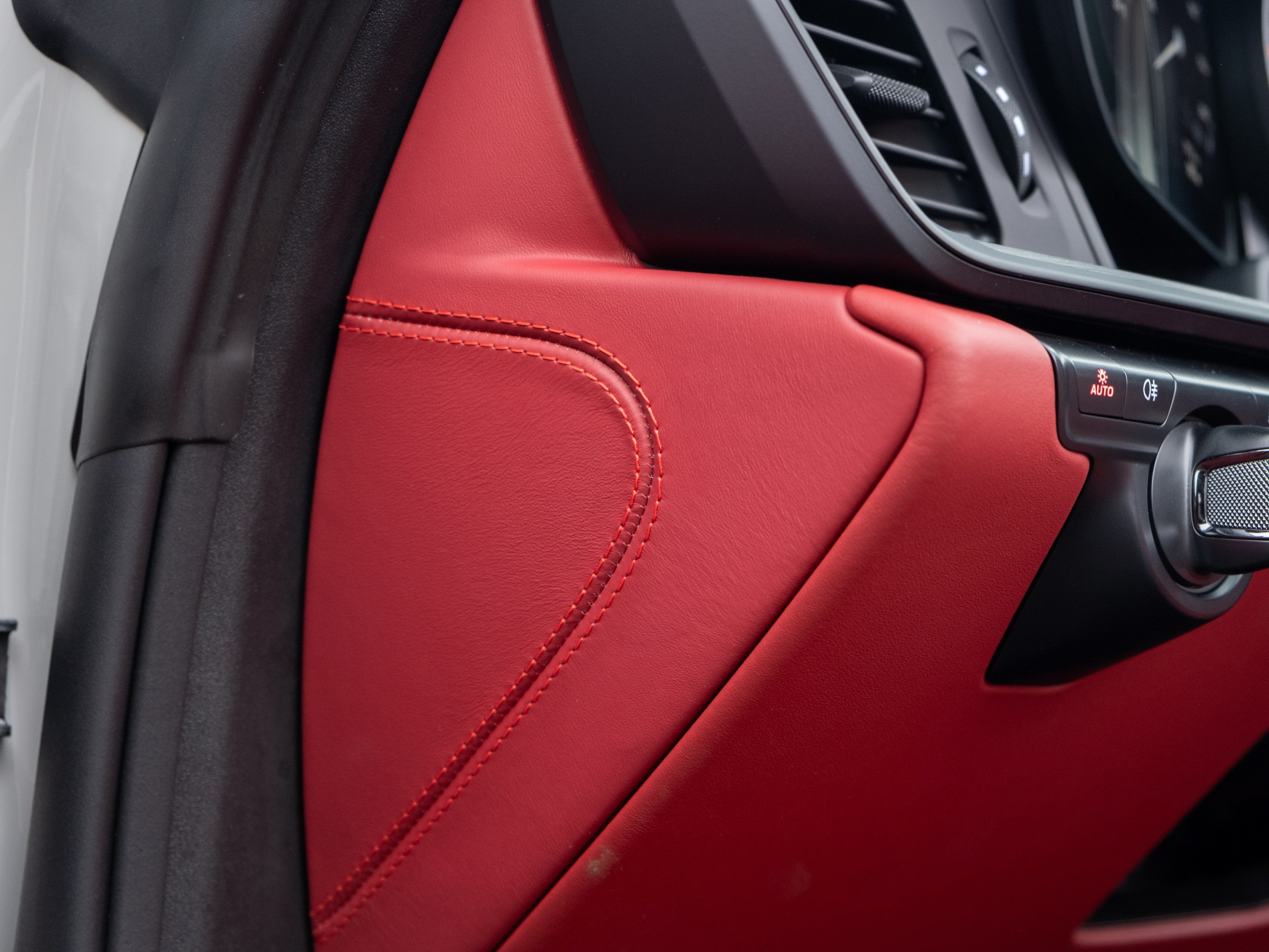 2022 Porsche 911 Carrera 4 GTS