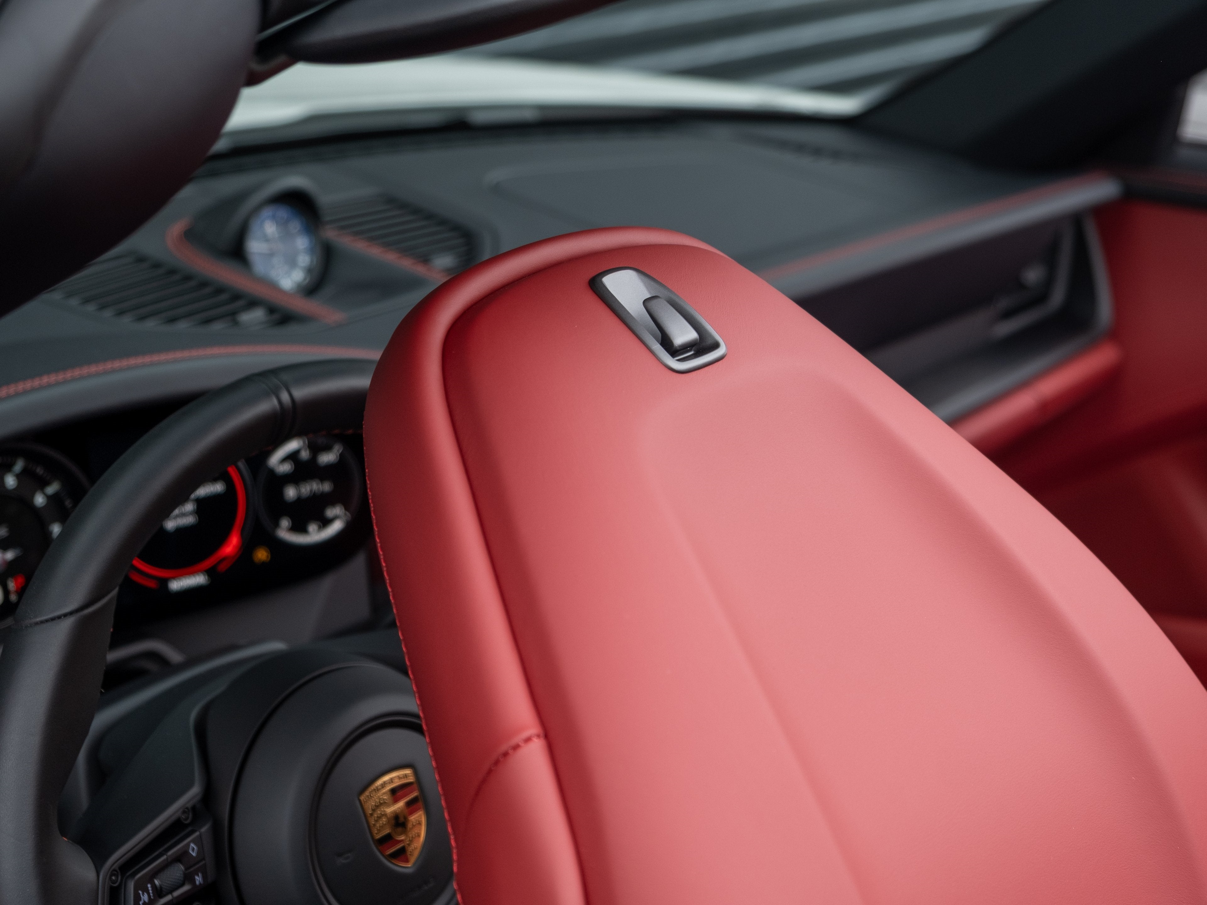 2022 Porsche 911 Carrera 4 GTS