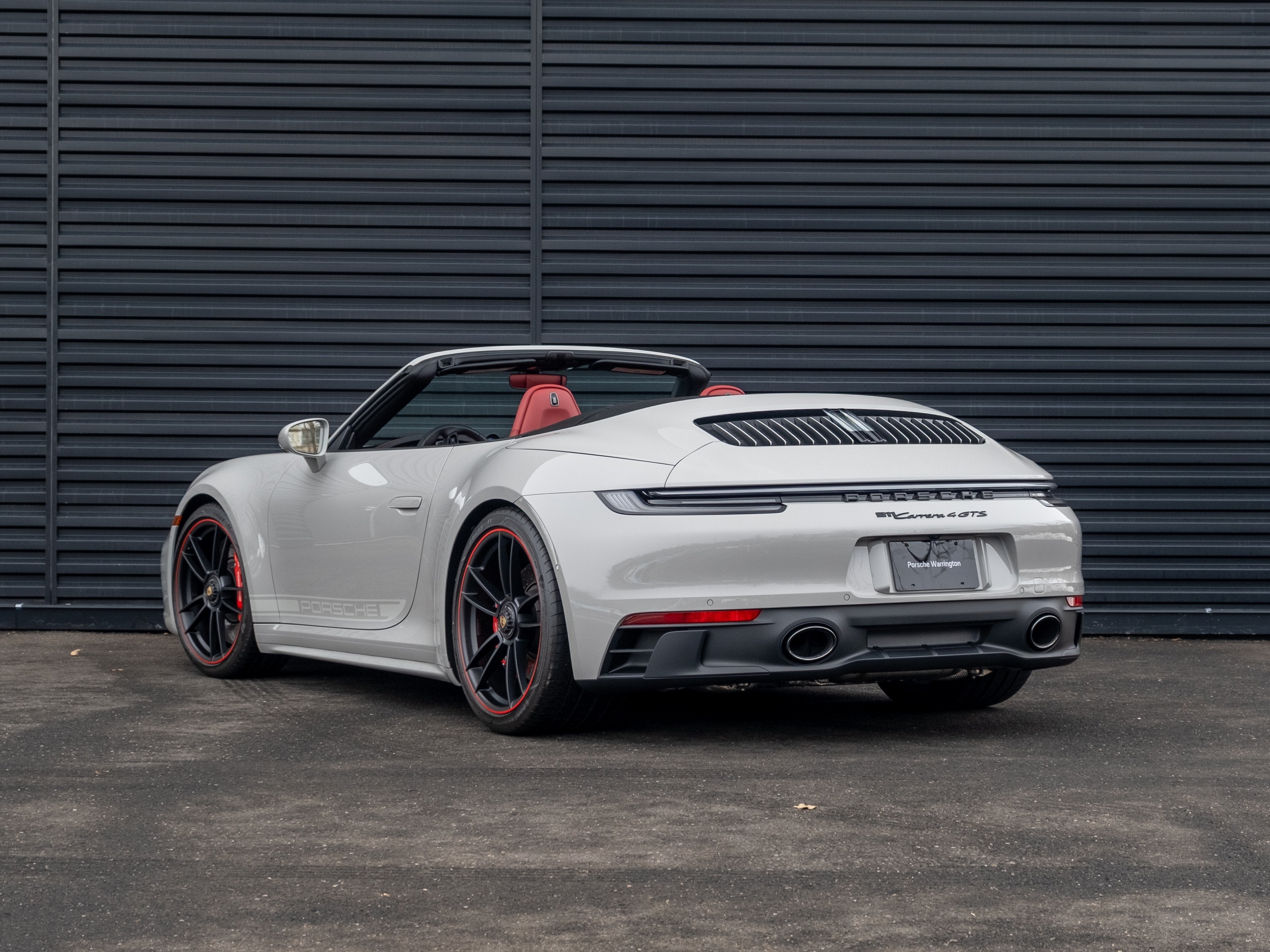 2022 Porsche 911 Carrera 4 GTS