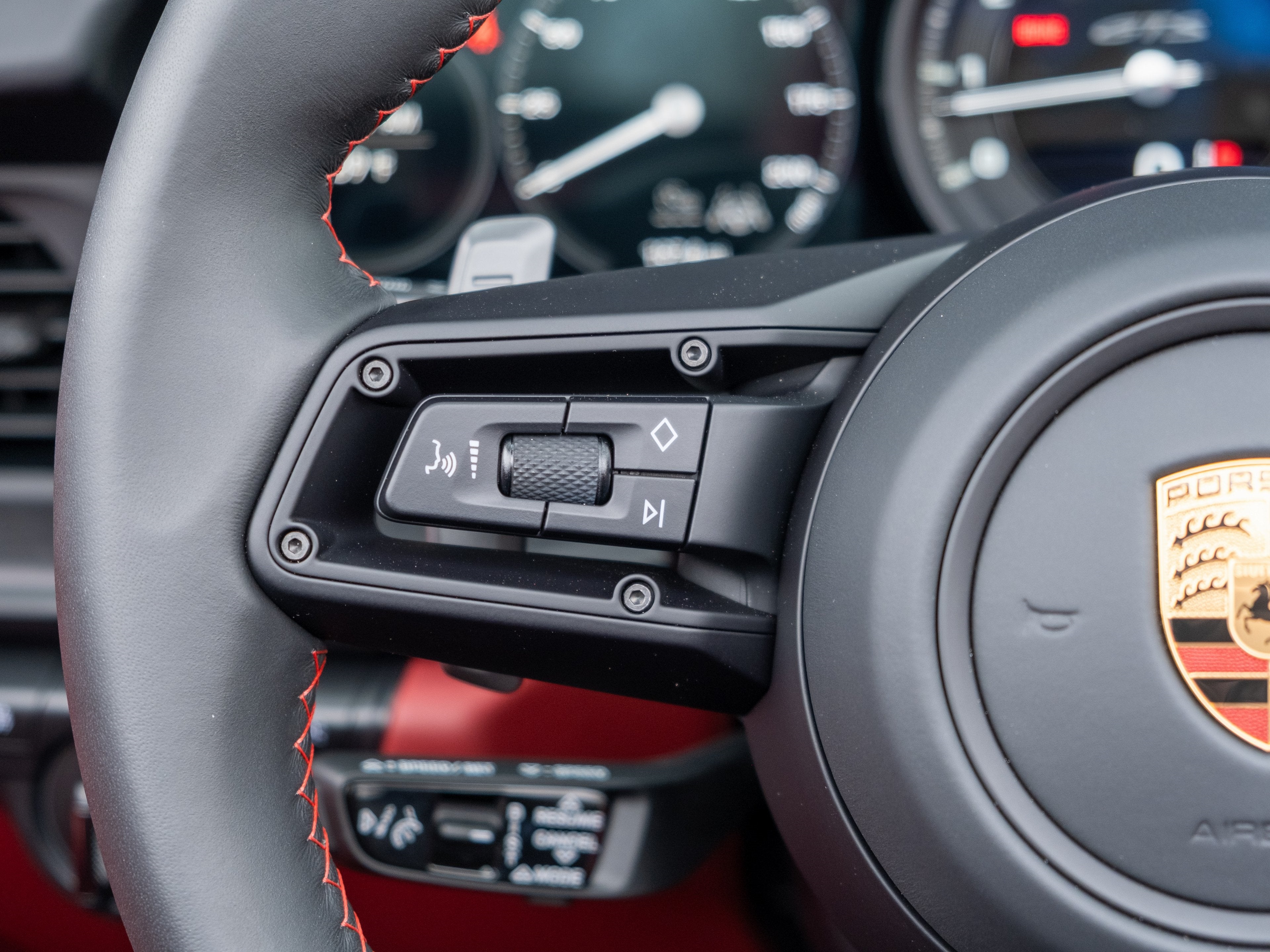 2022 Porsche 911 Carrera 4 GTS