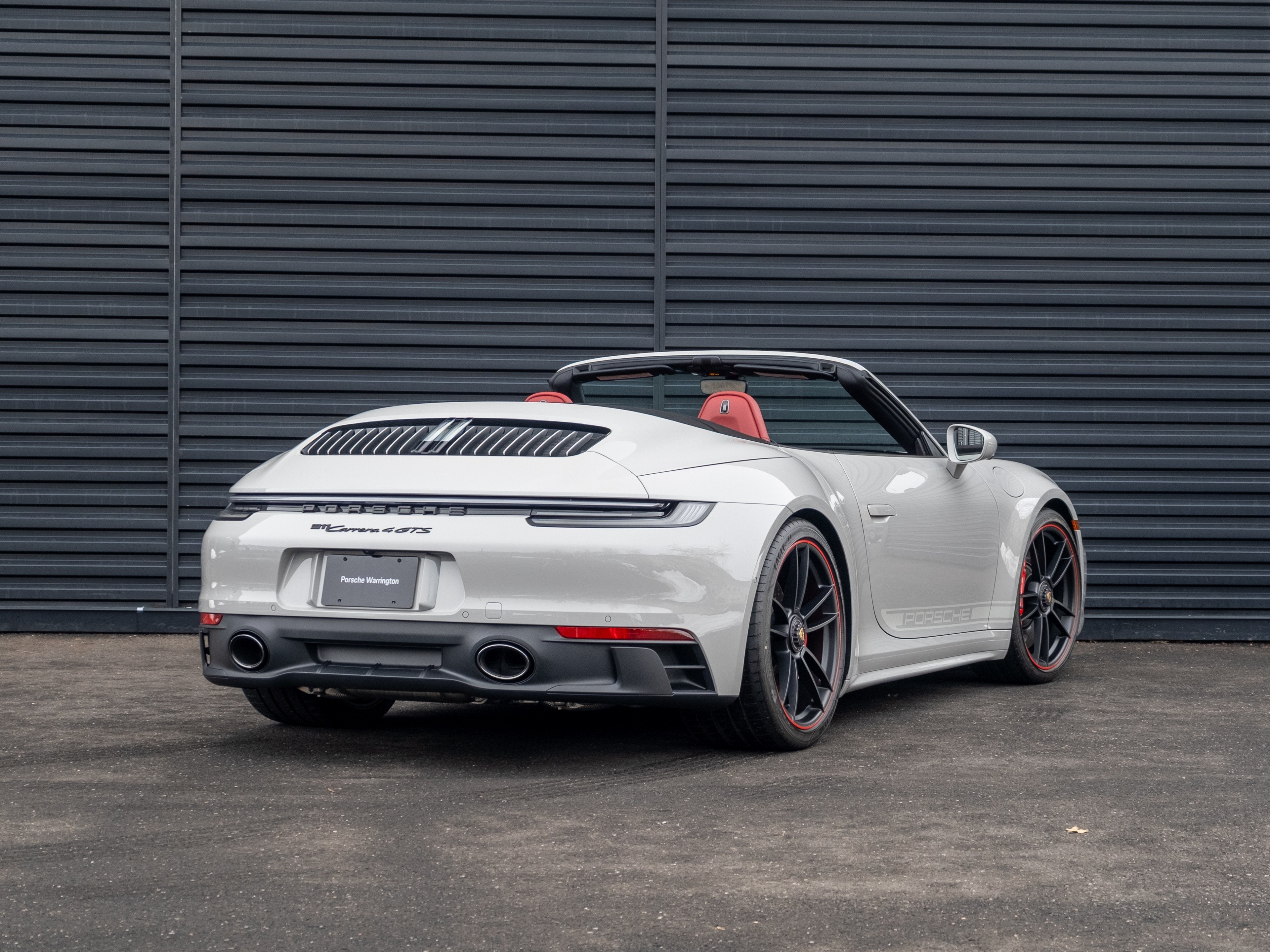 2022 Porsche 911 Carrera 4 GTS