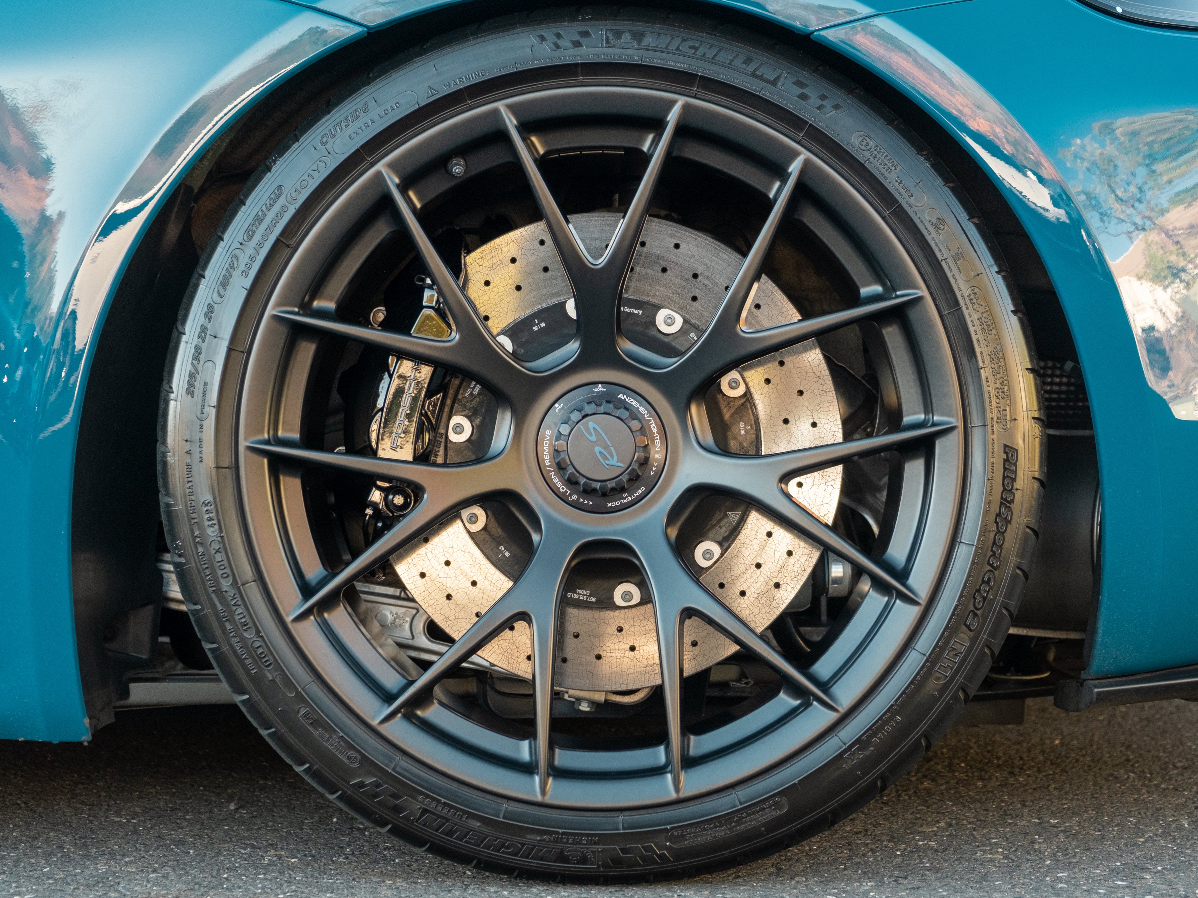 2024 Porsche 718 Spyder RS