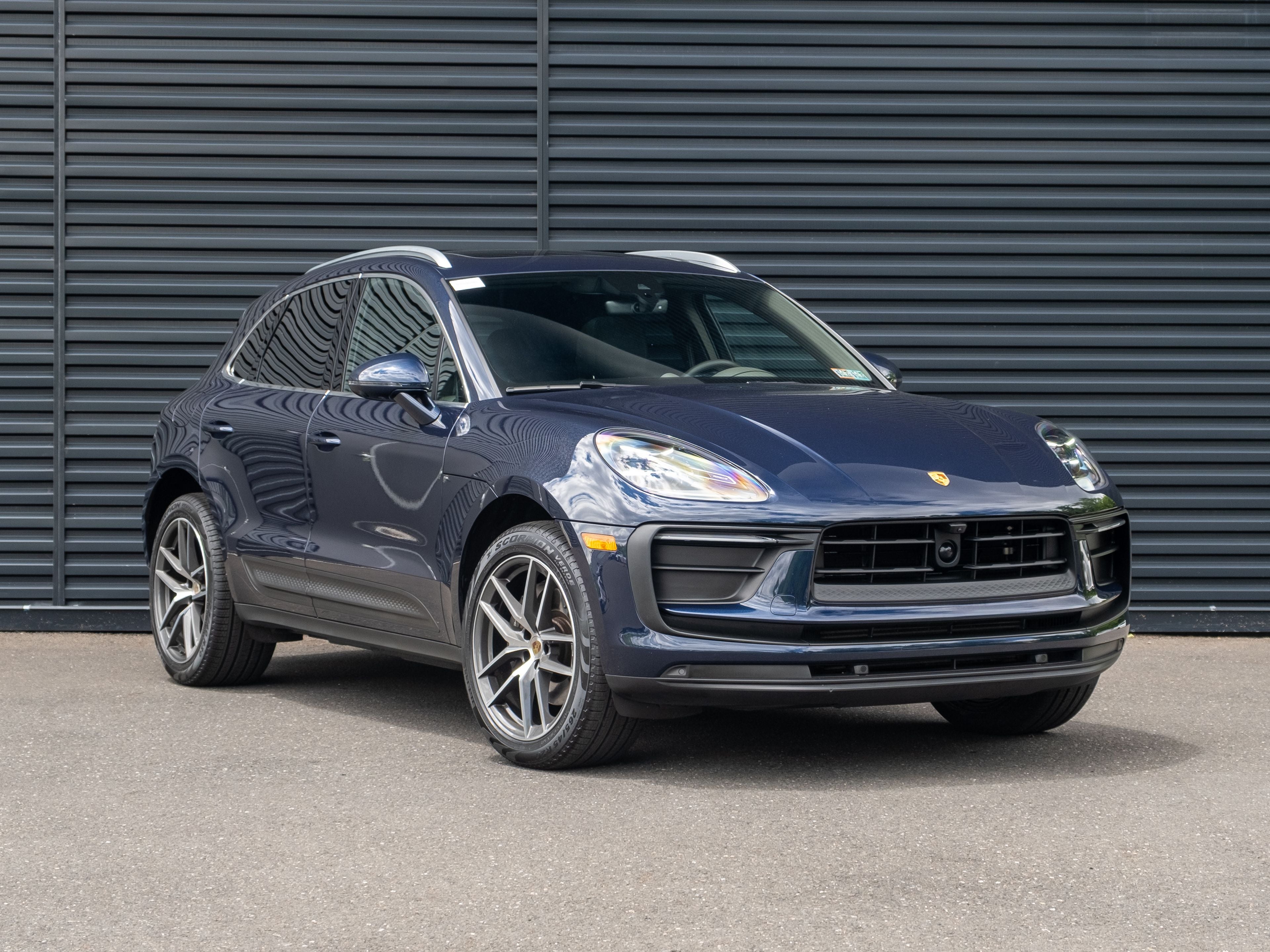 2023 Porsche Macan Base