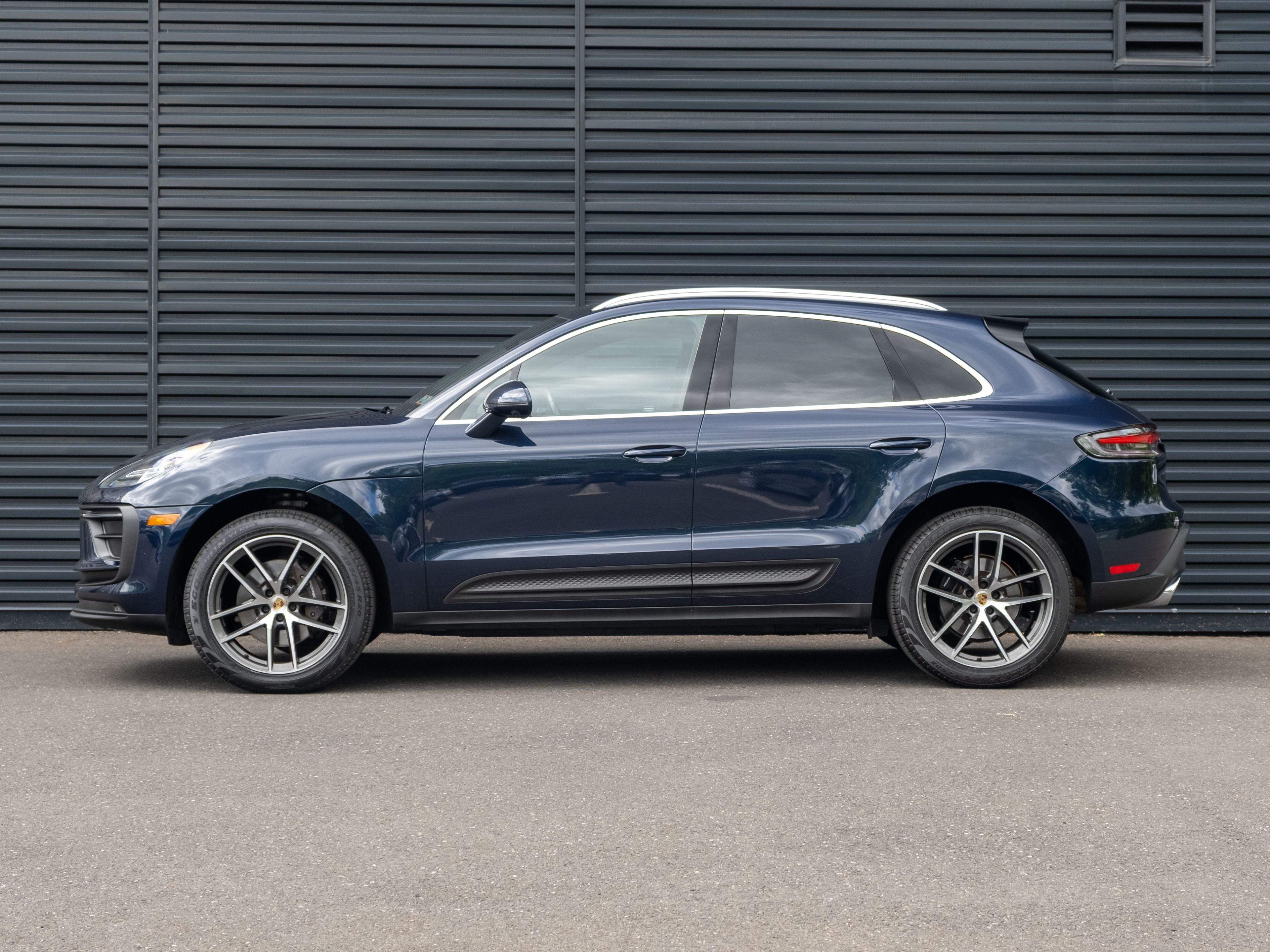 2023 Porsche Macan Base