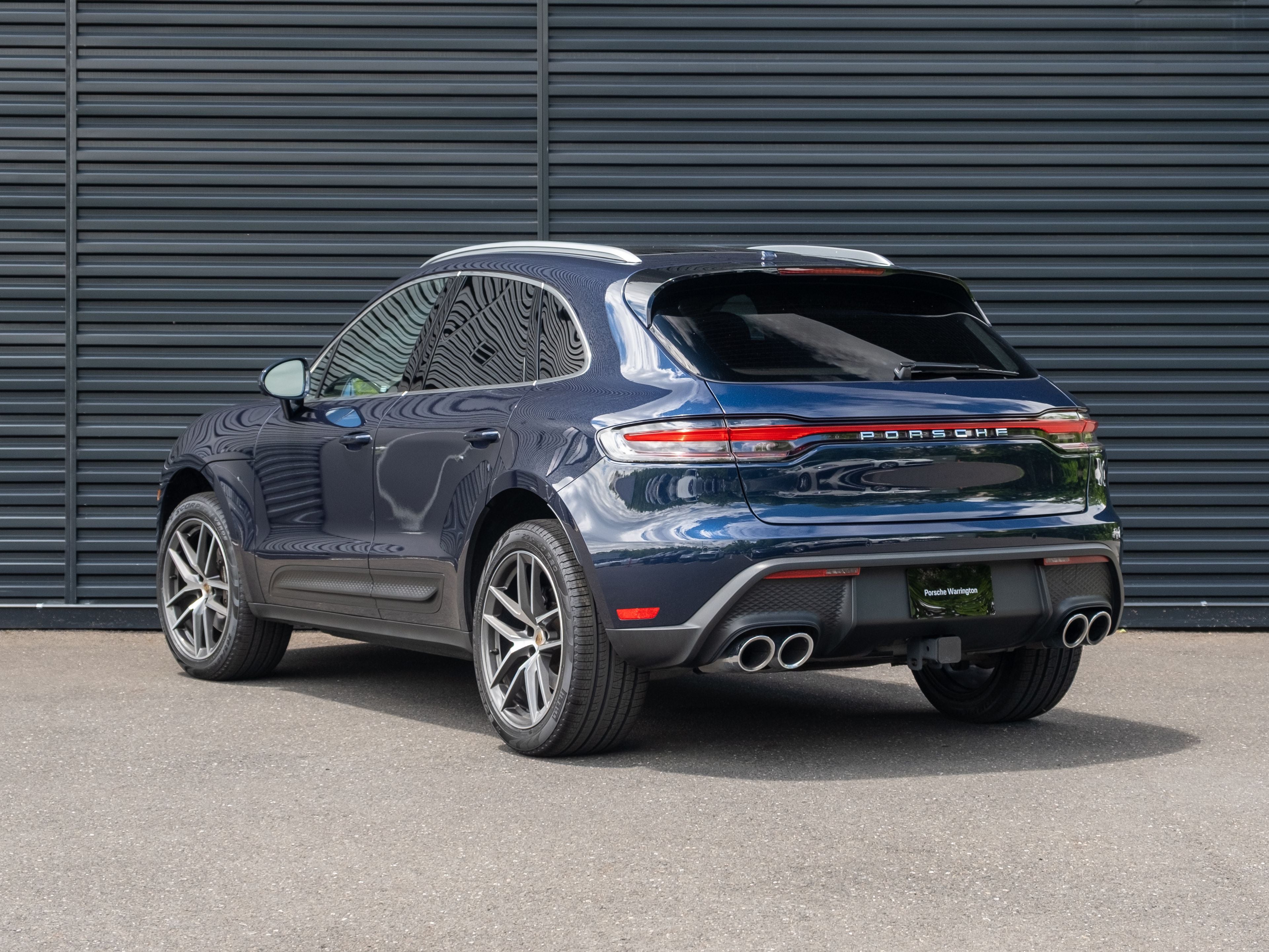 2023 Porsche Macan Base
