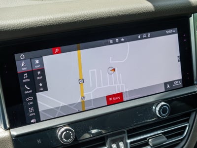 2023 Porsche Macan Base