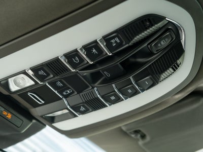 2023 Porsche Macan Base