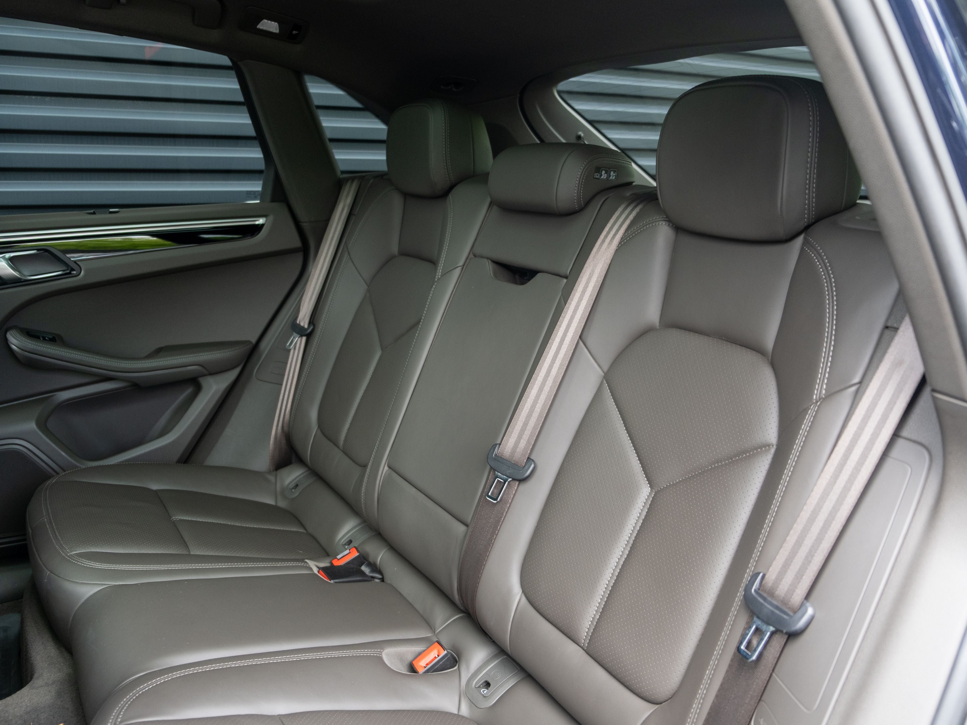 2023 Porsche Macan Base