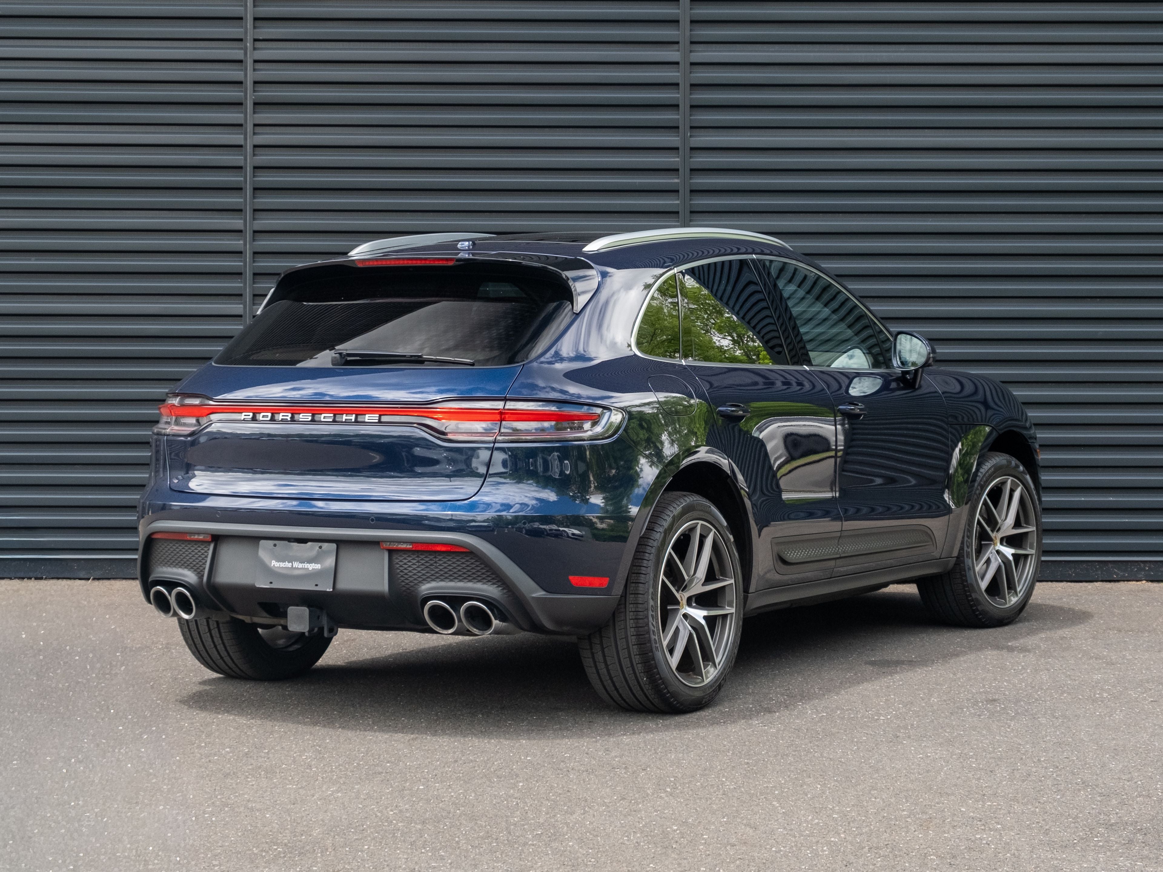 2023 Porsche Macan Base