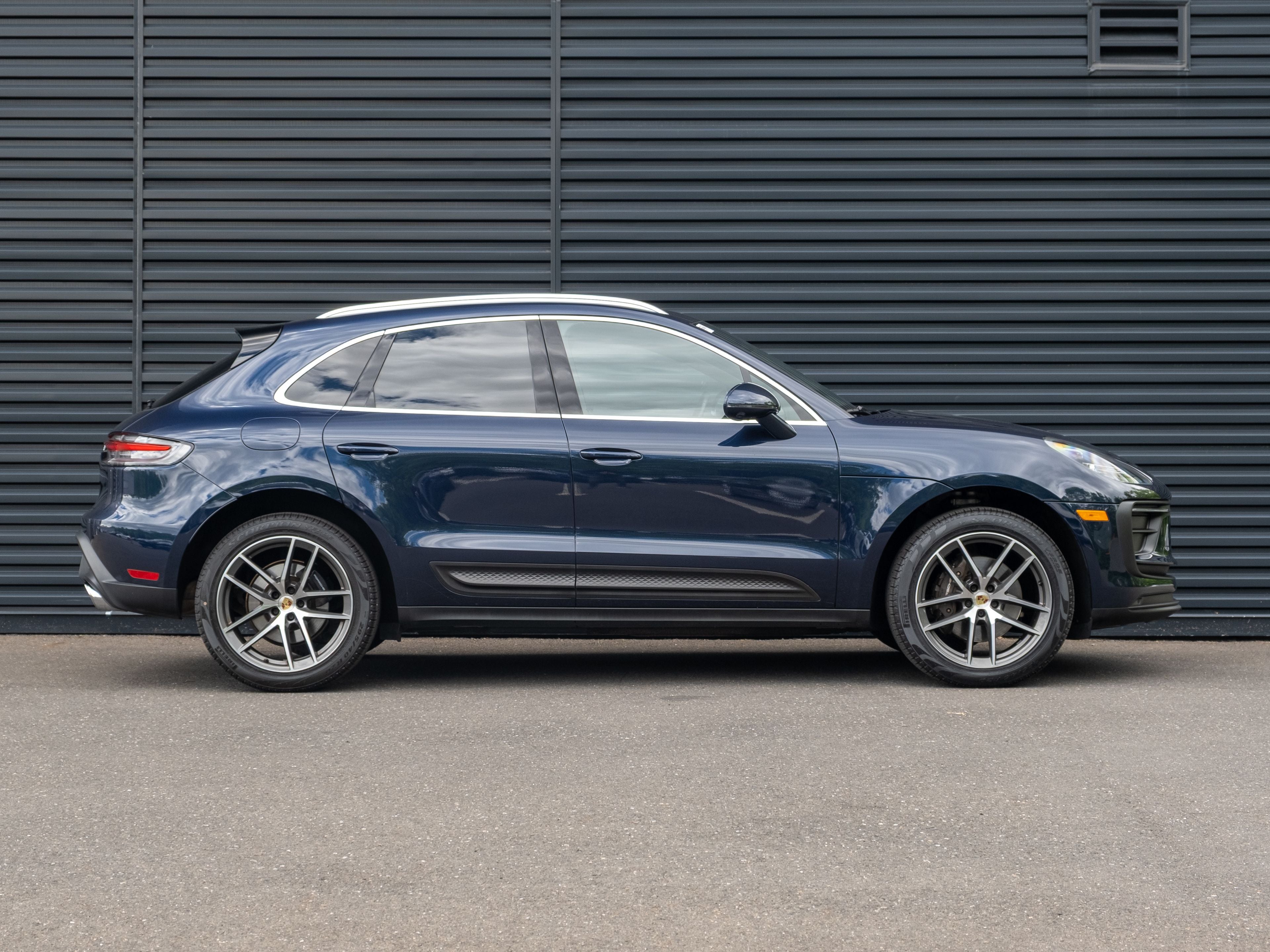 2023 Porsche Macan Base