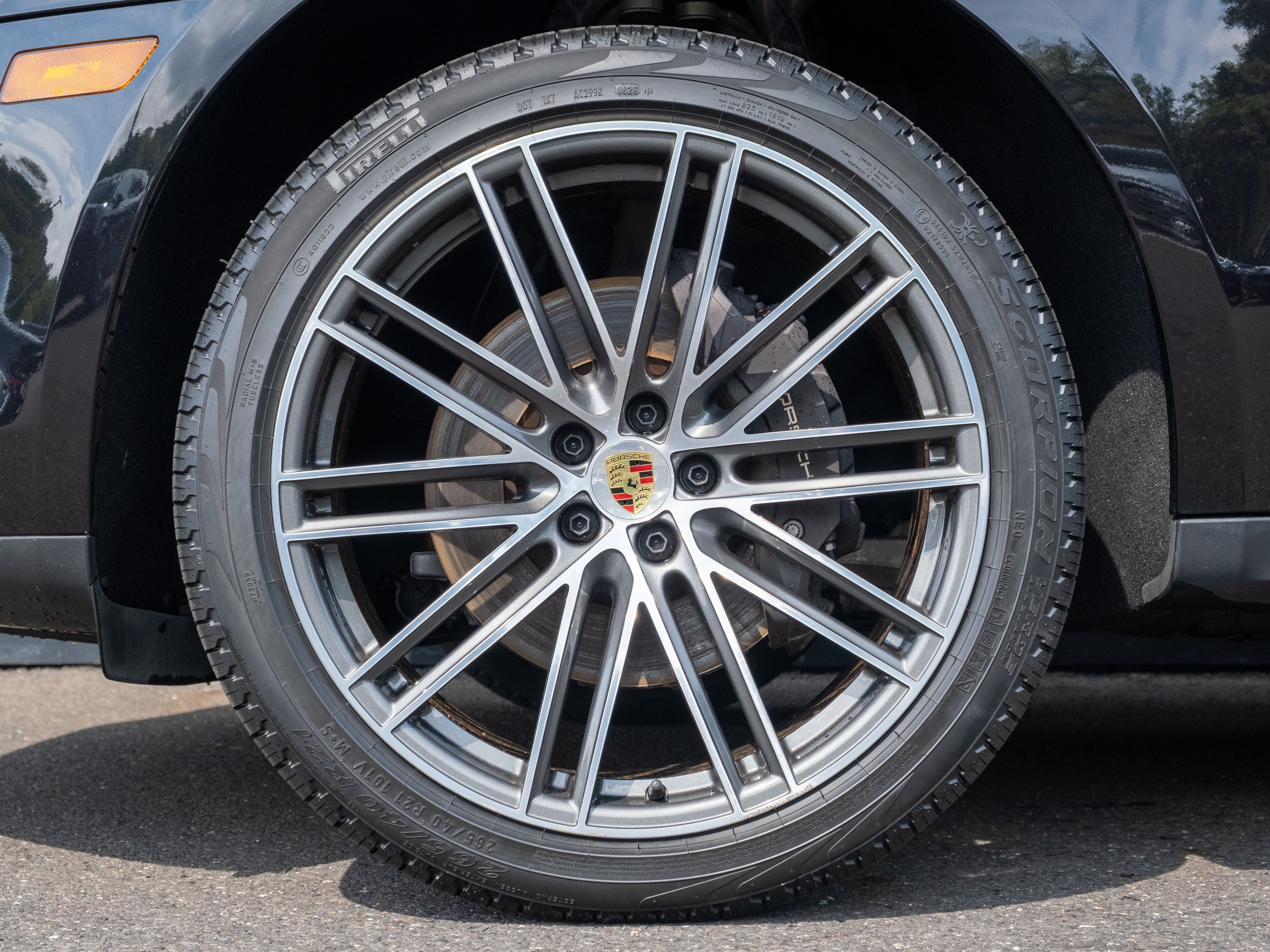 2024 Porsche Macan Base