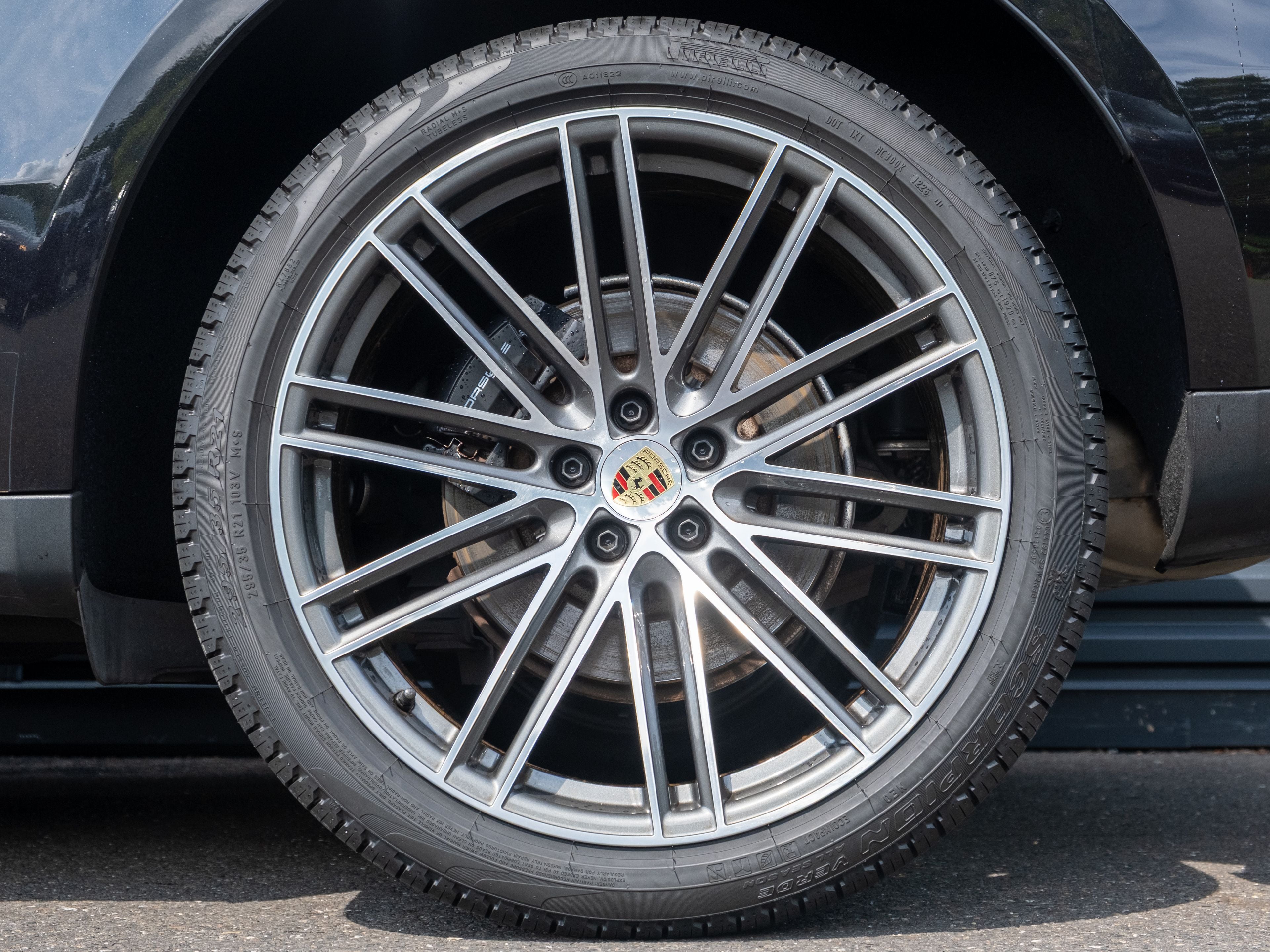 2024 Porsche Macan Base
