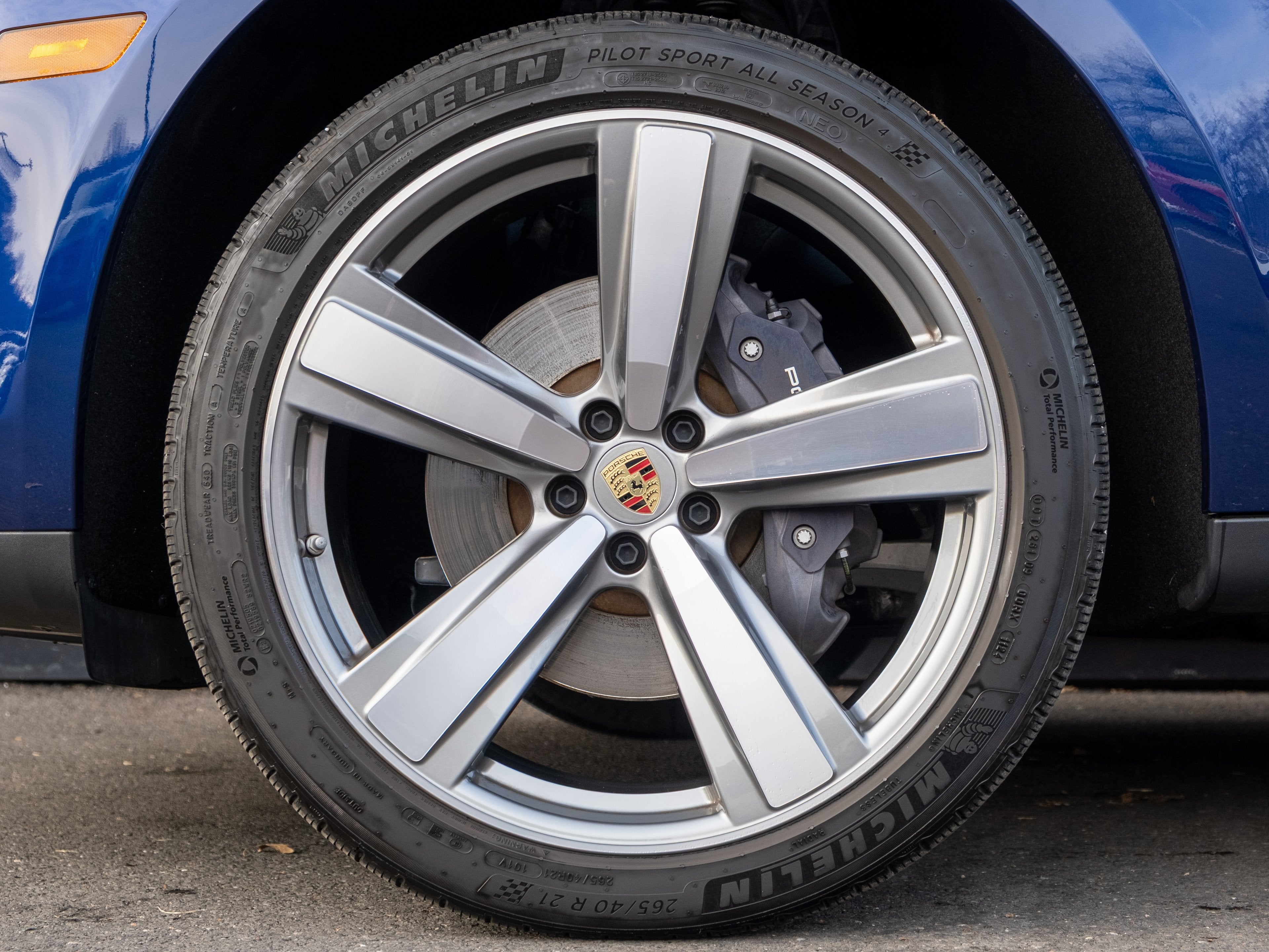 2024 Porsche Macan Base