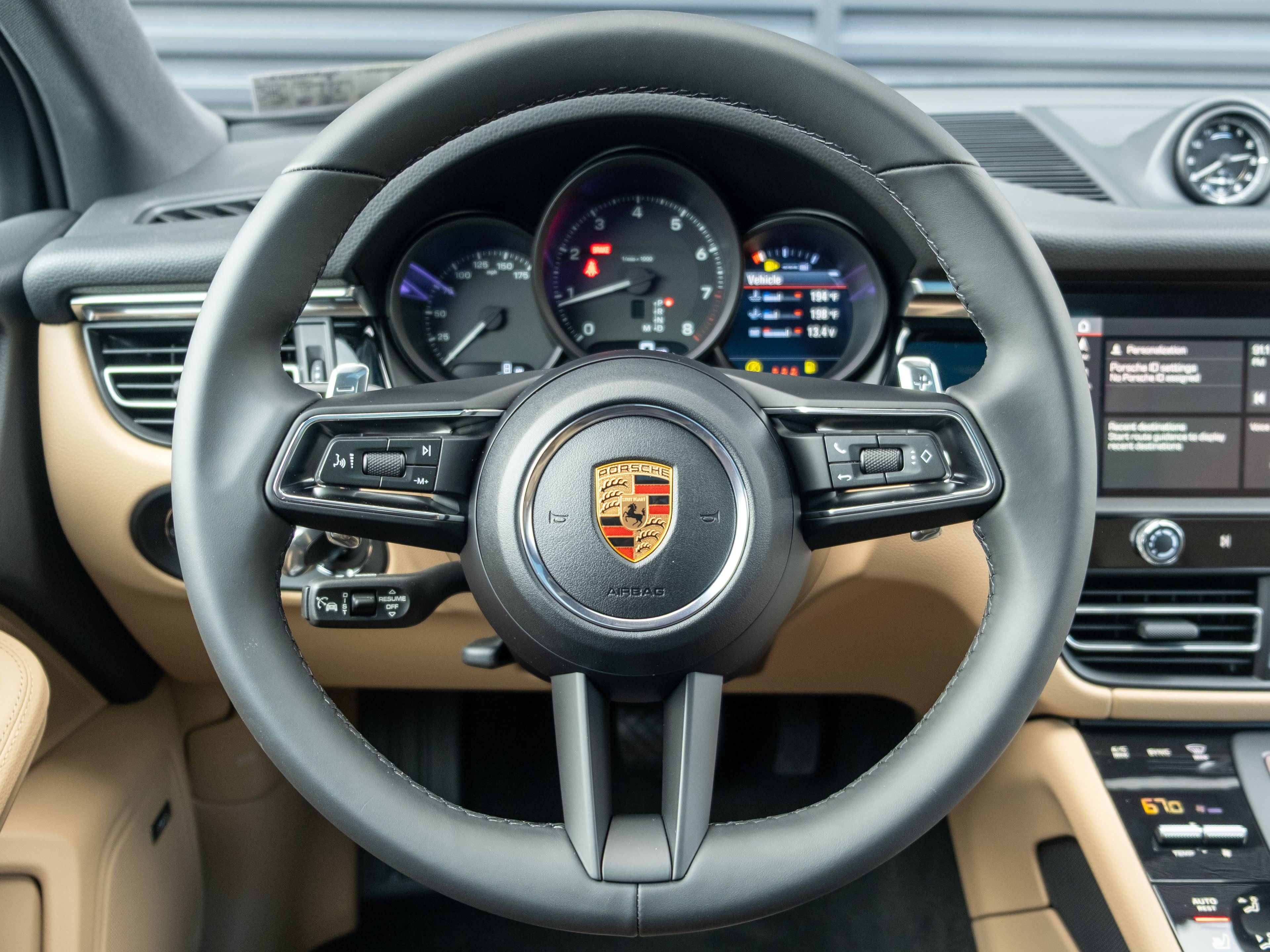 2026 Porsche Macan Base