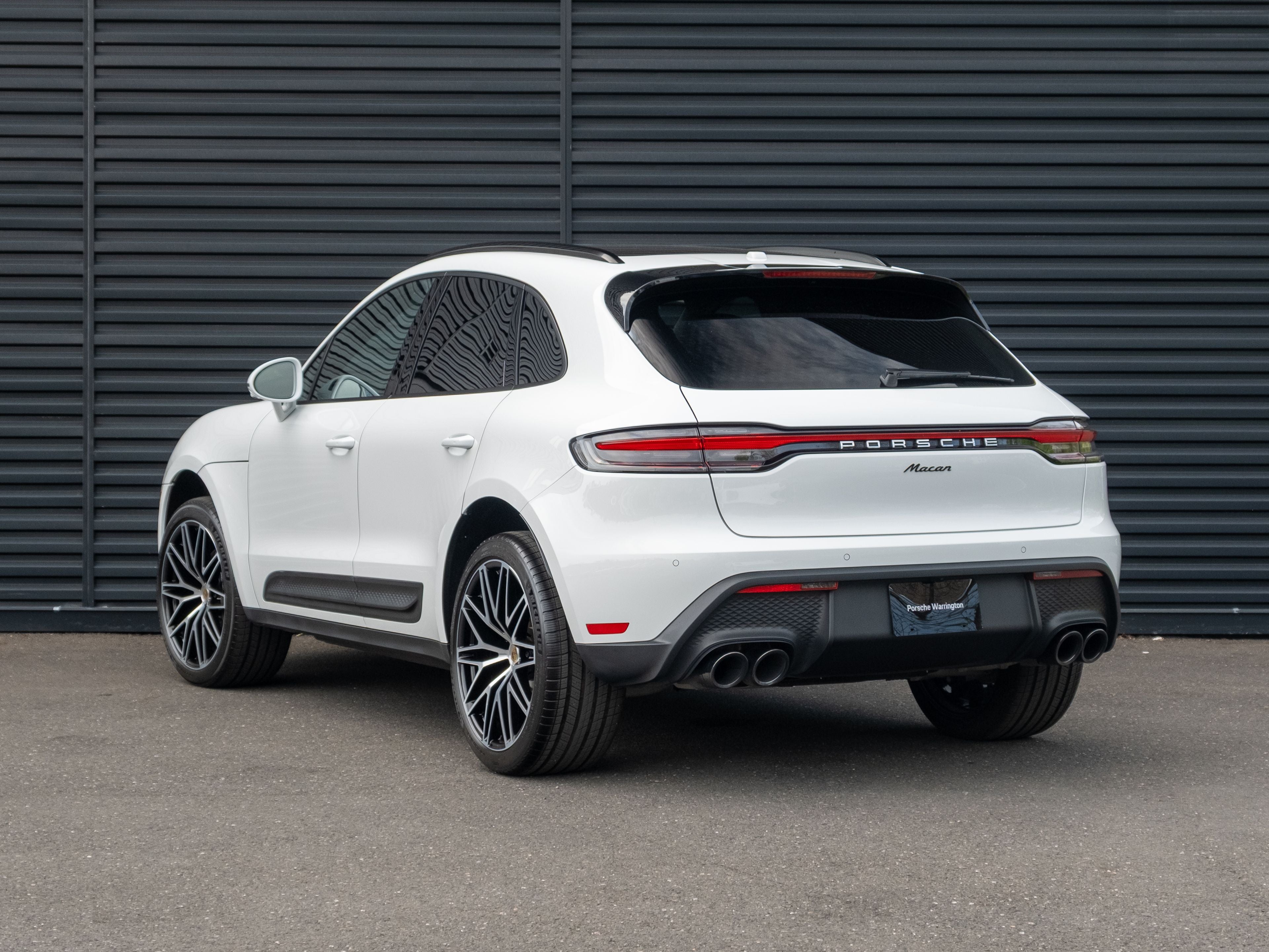 2026 Porsche Macan Base