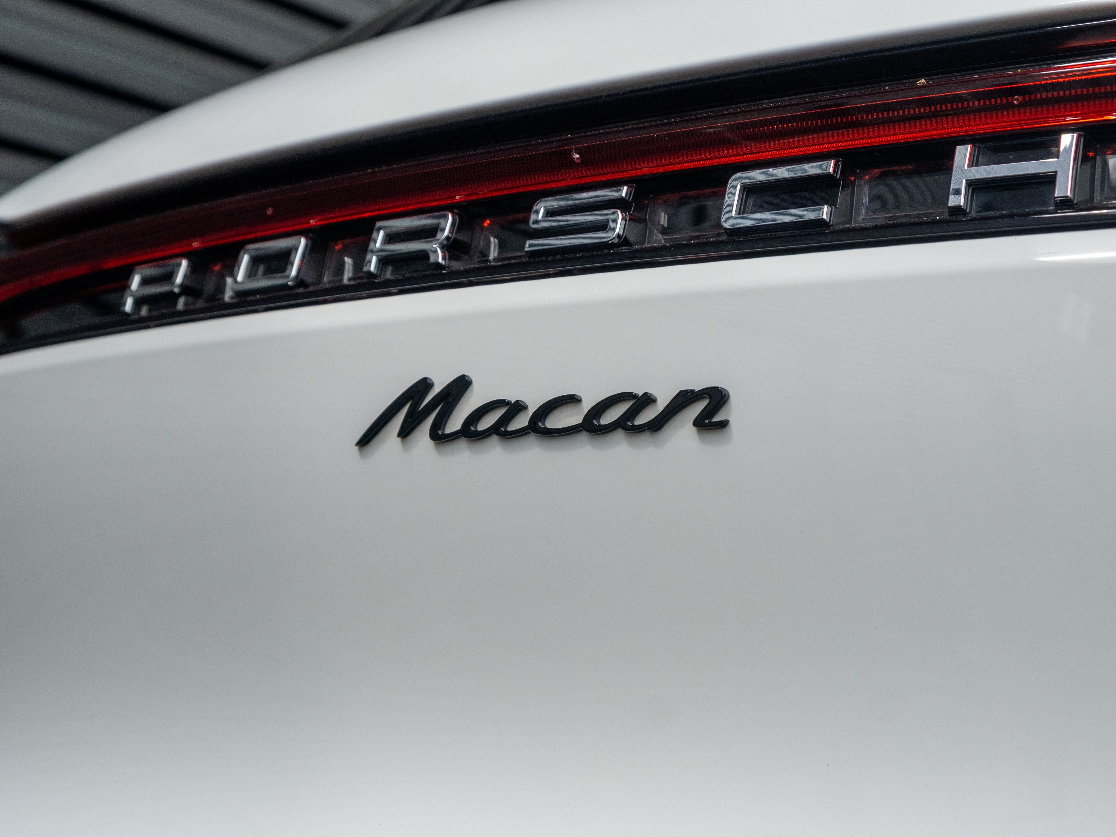 2026 Porsche Macan Base