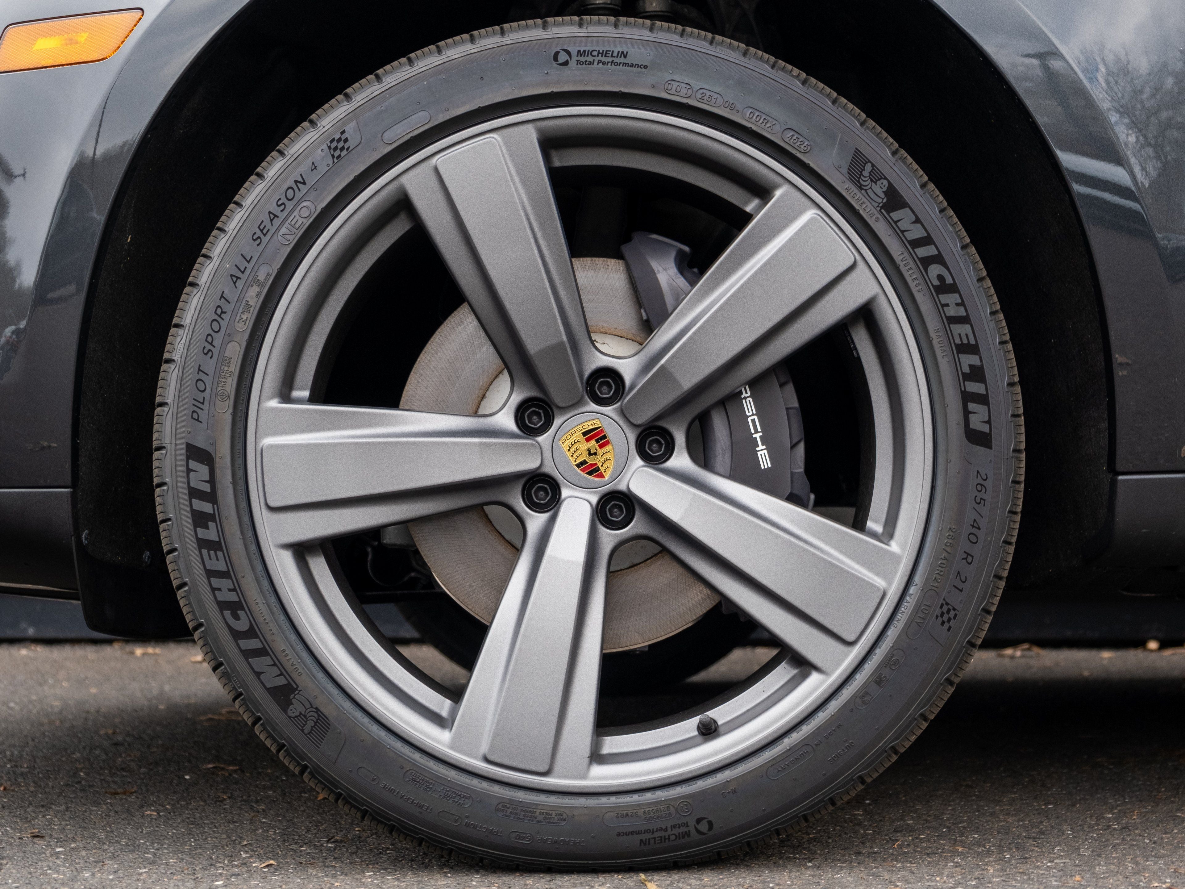 2026 Porsche Macan Base