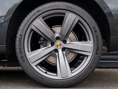 2026 Porsche Macan Base