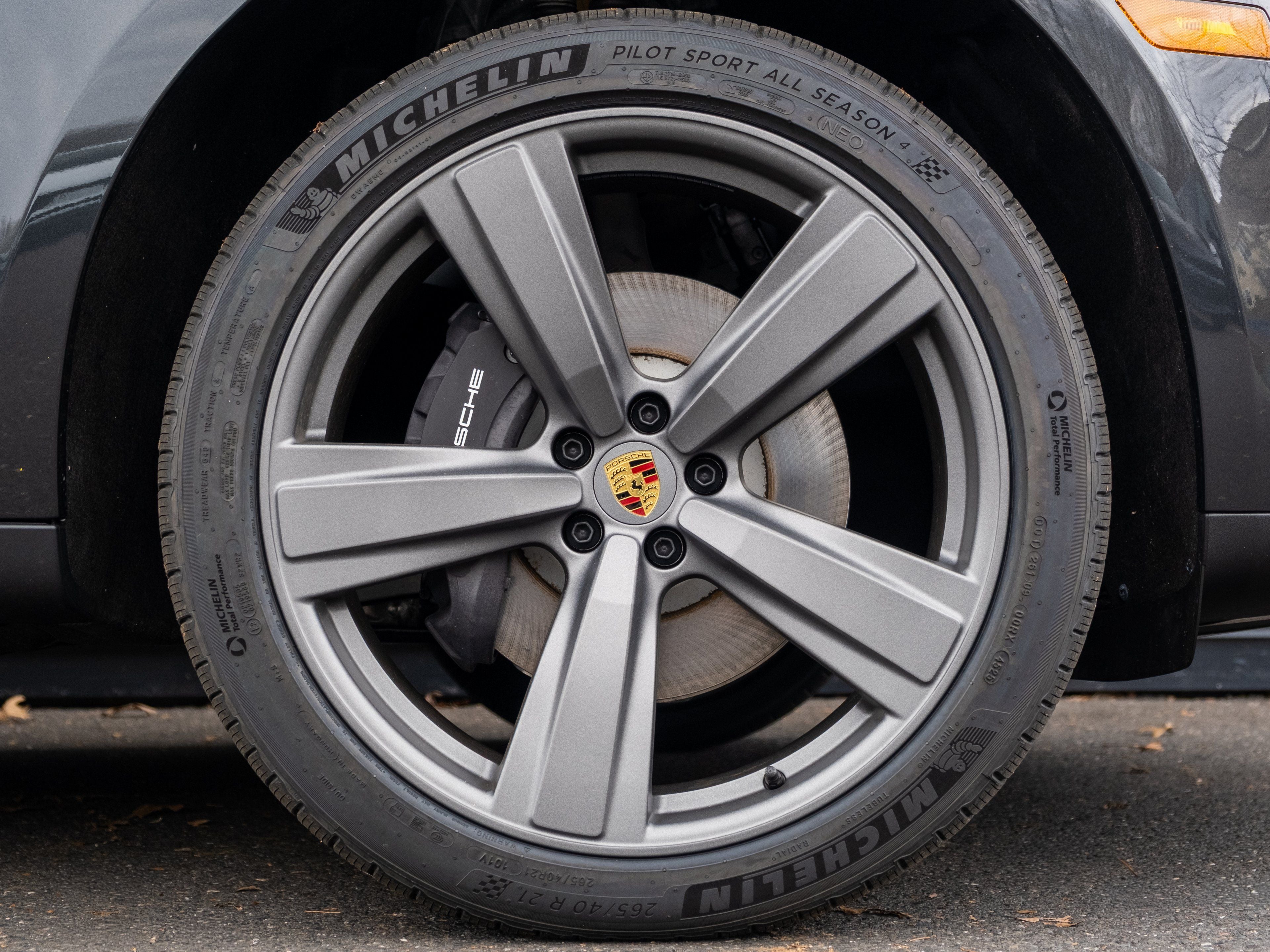 2026 Porsche Macan Base