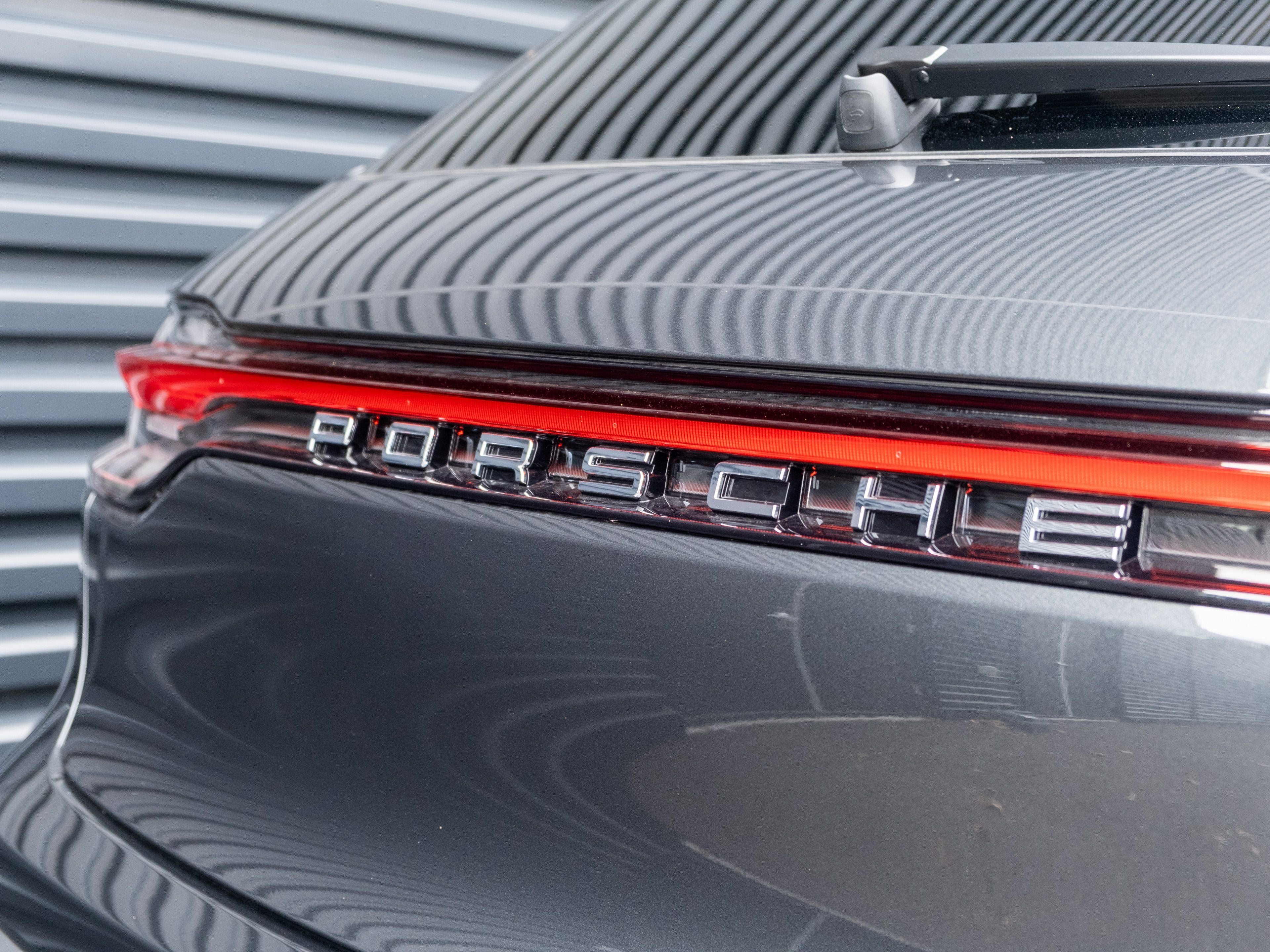 2026 Porsche Macan Base