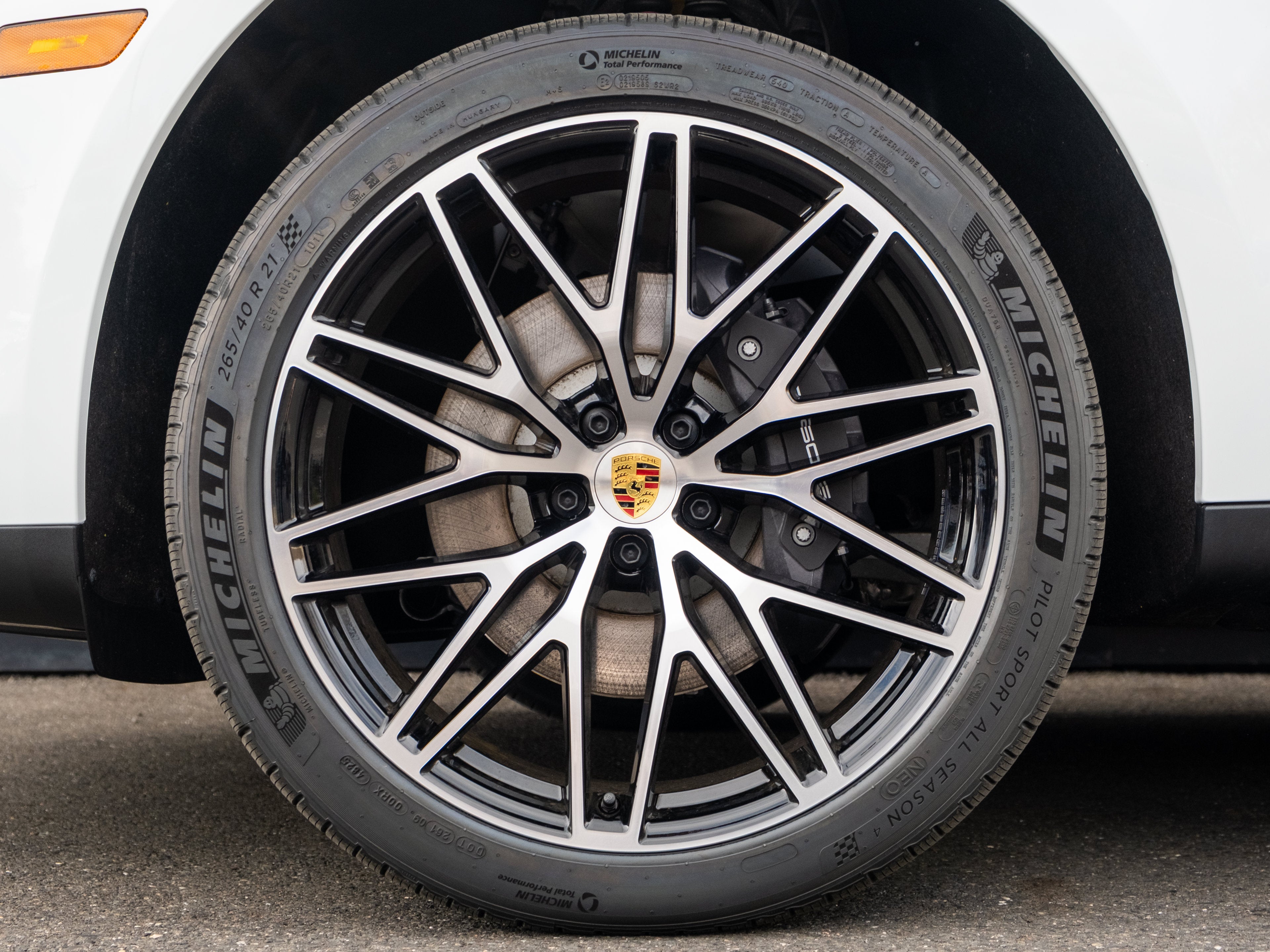 2026 Porsche Macan Base