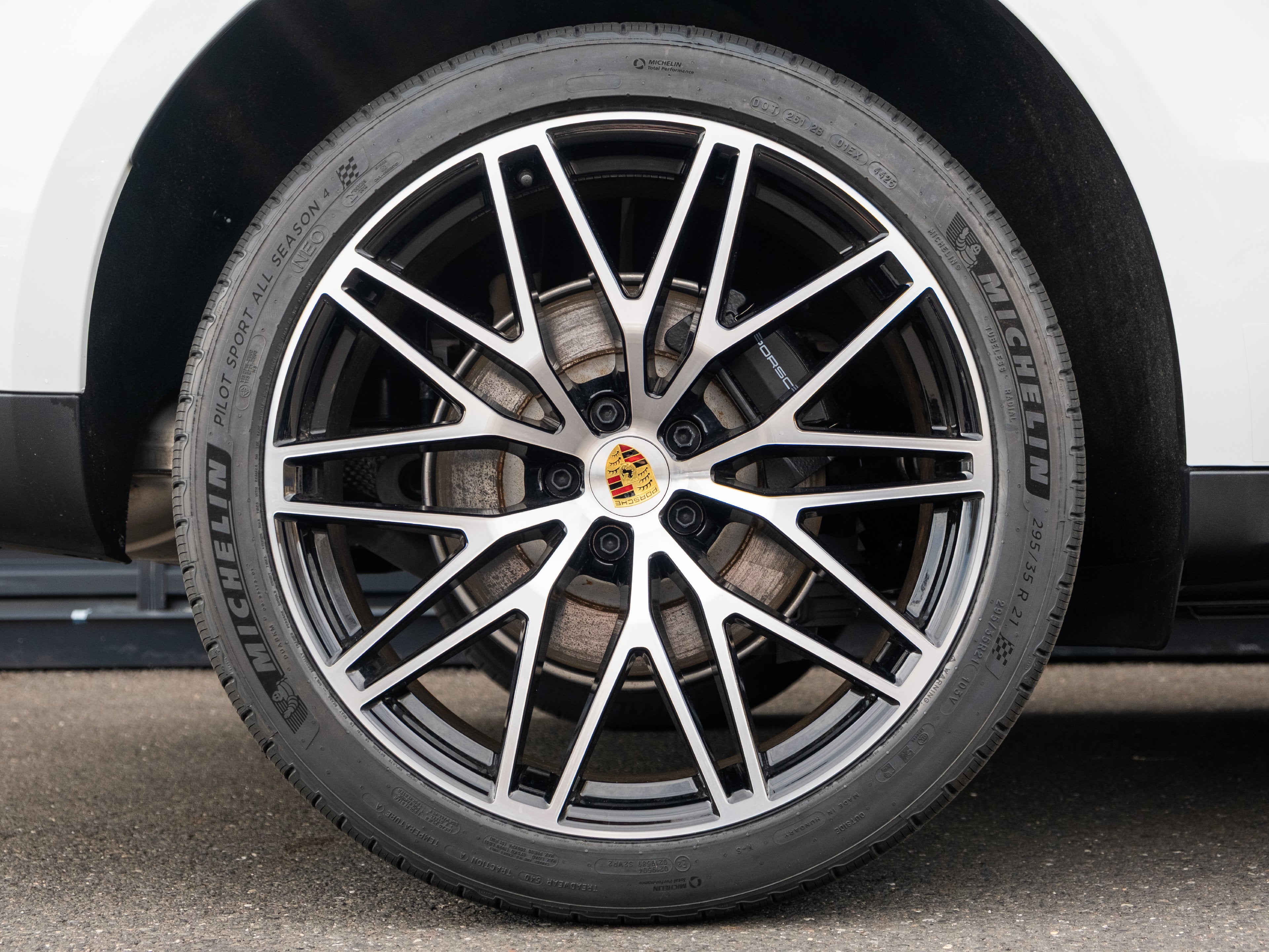 2026 Porsche Macan Base