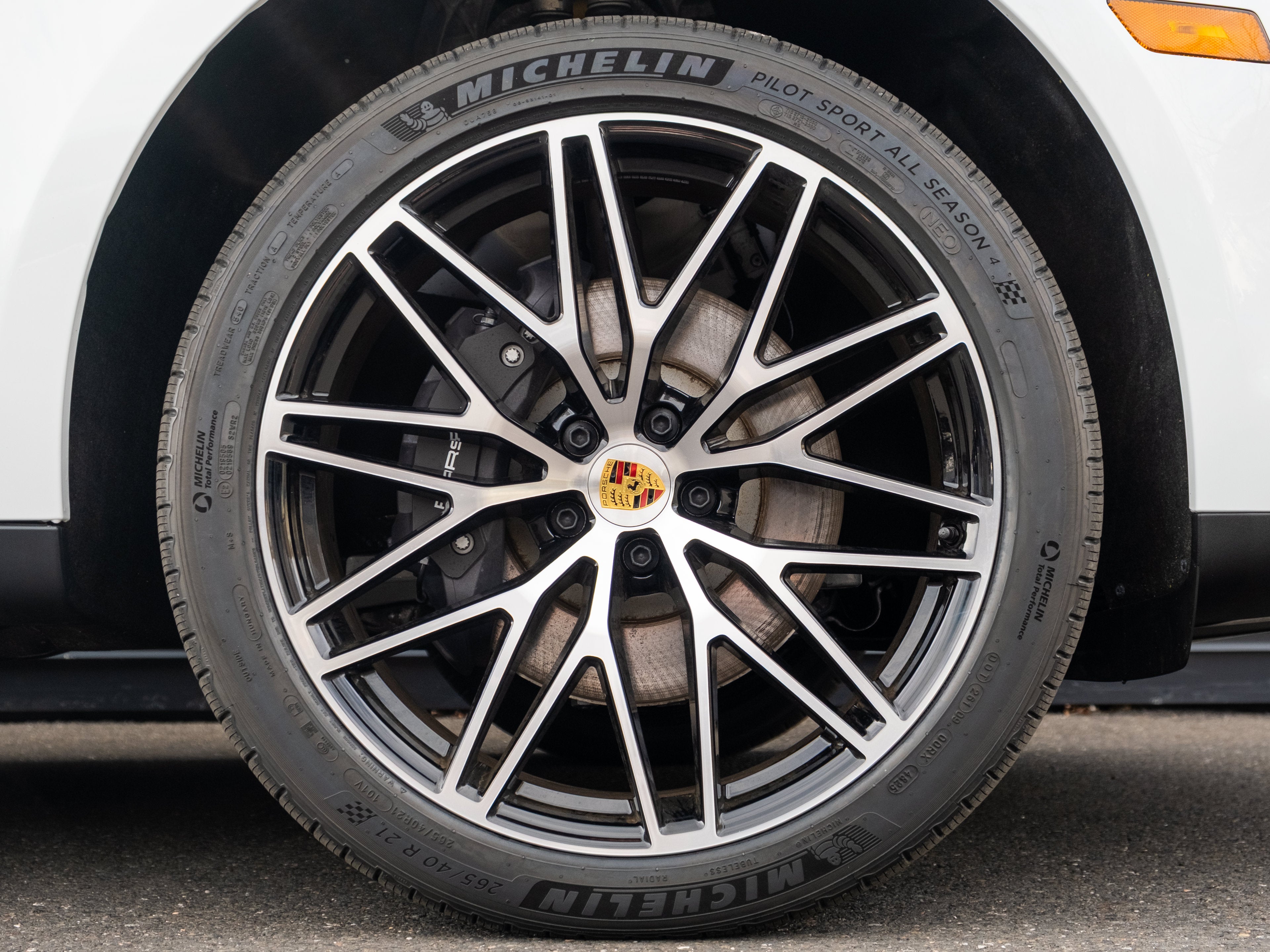 2026 Porsche Macan Base