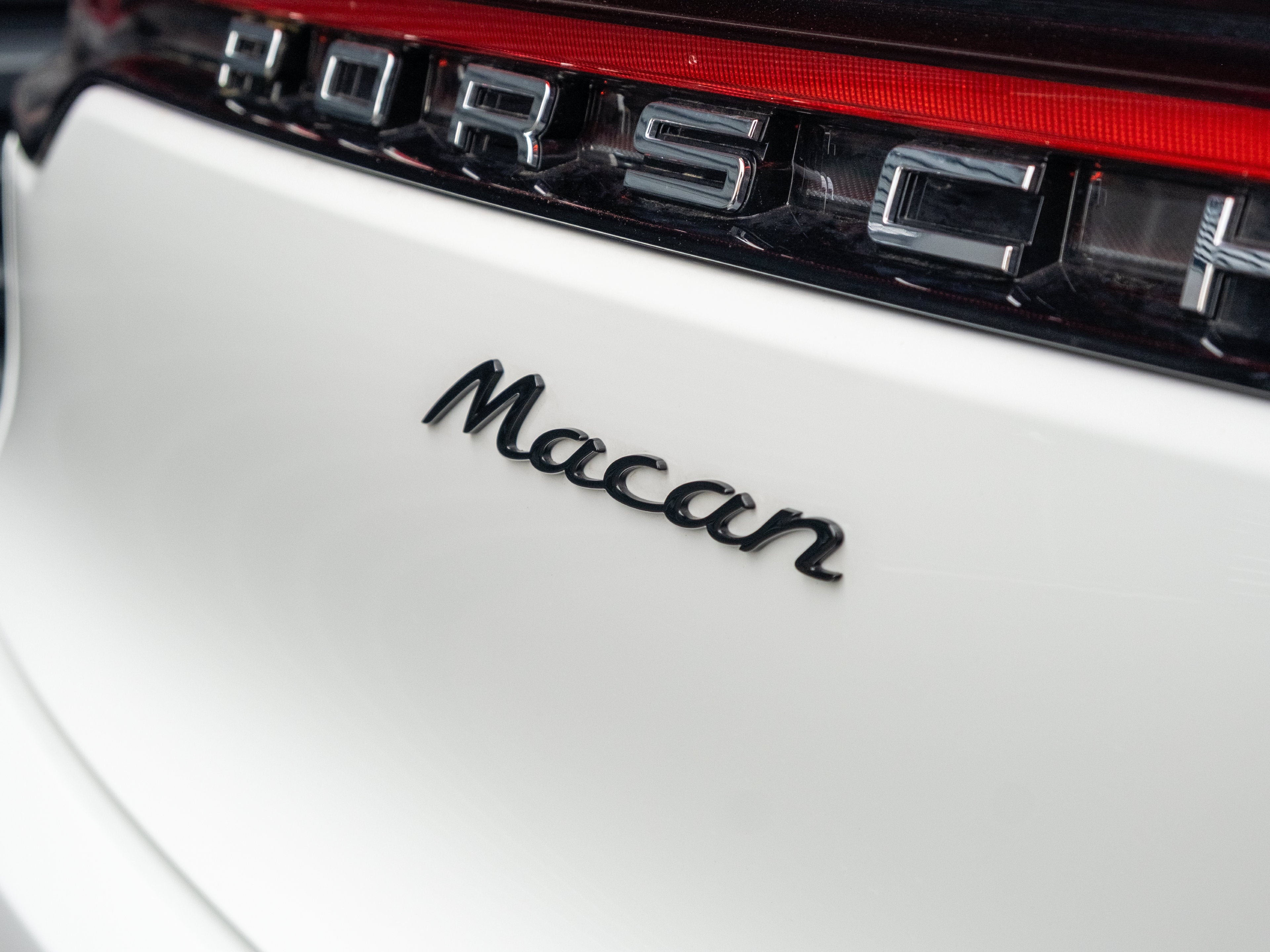 2026 Porsche Macan Base