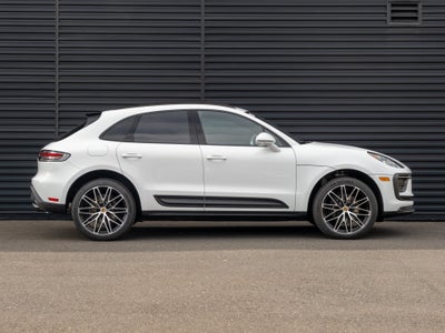 2026 Porsche Macan Base