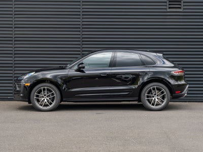 2026 Porsche Macan Base