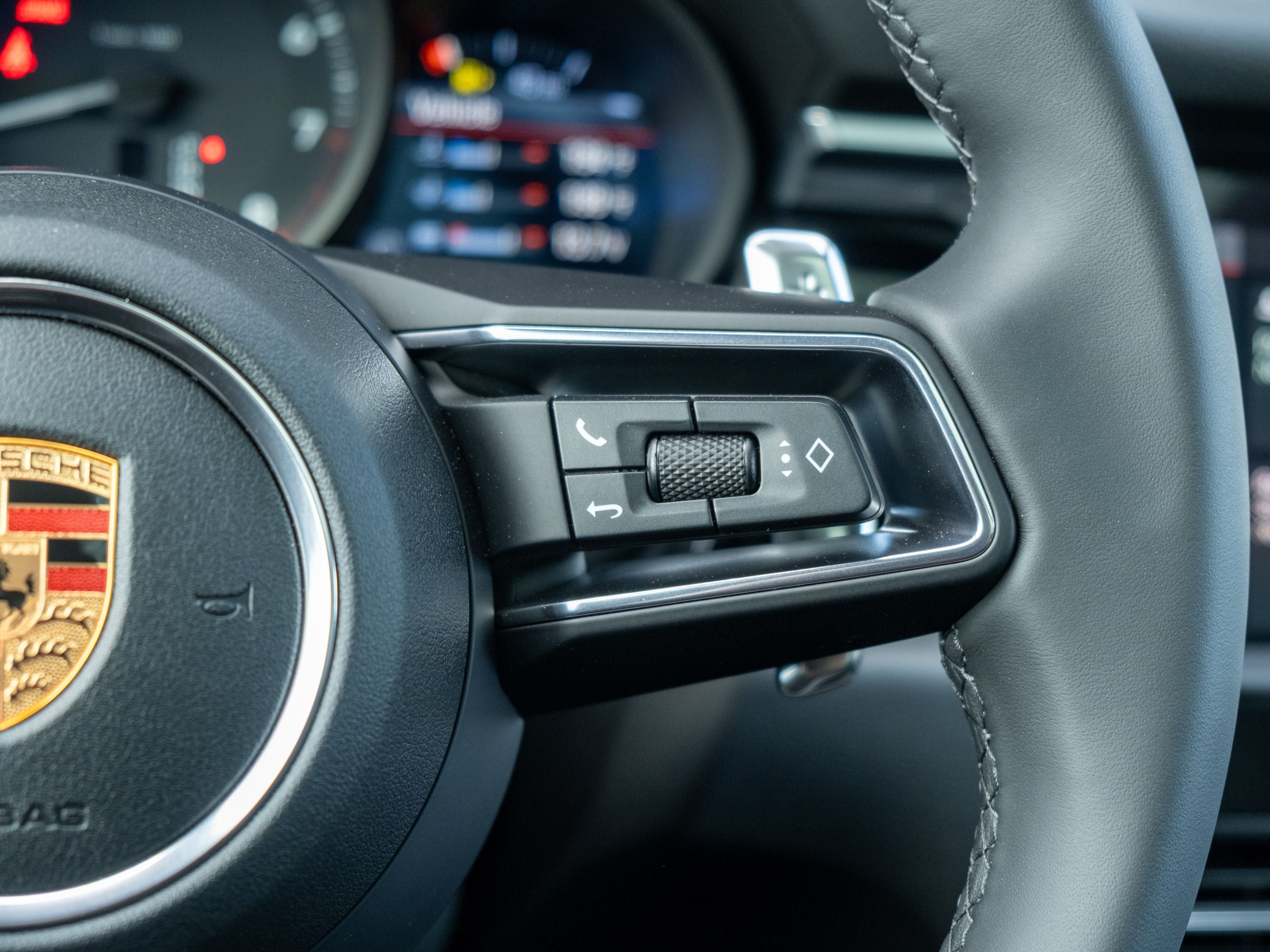 2026 Porsche Macan Base