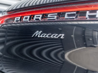 2026 Porsche Macan Base