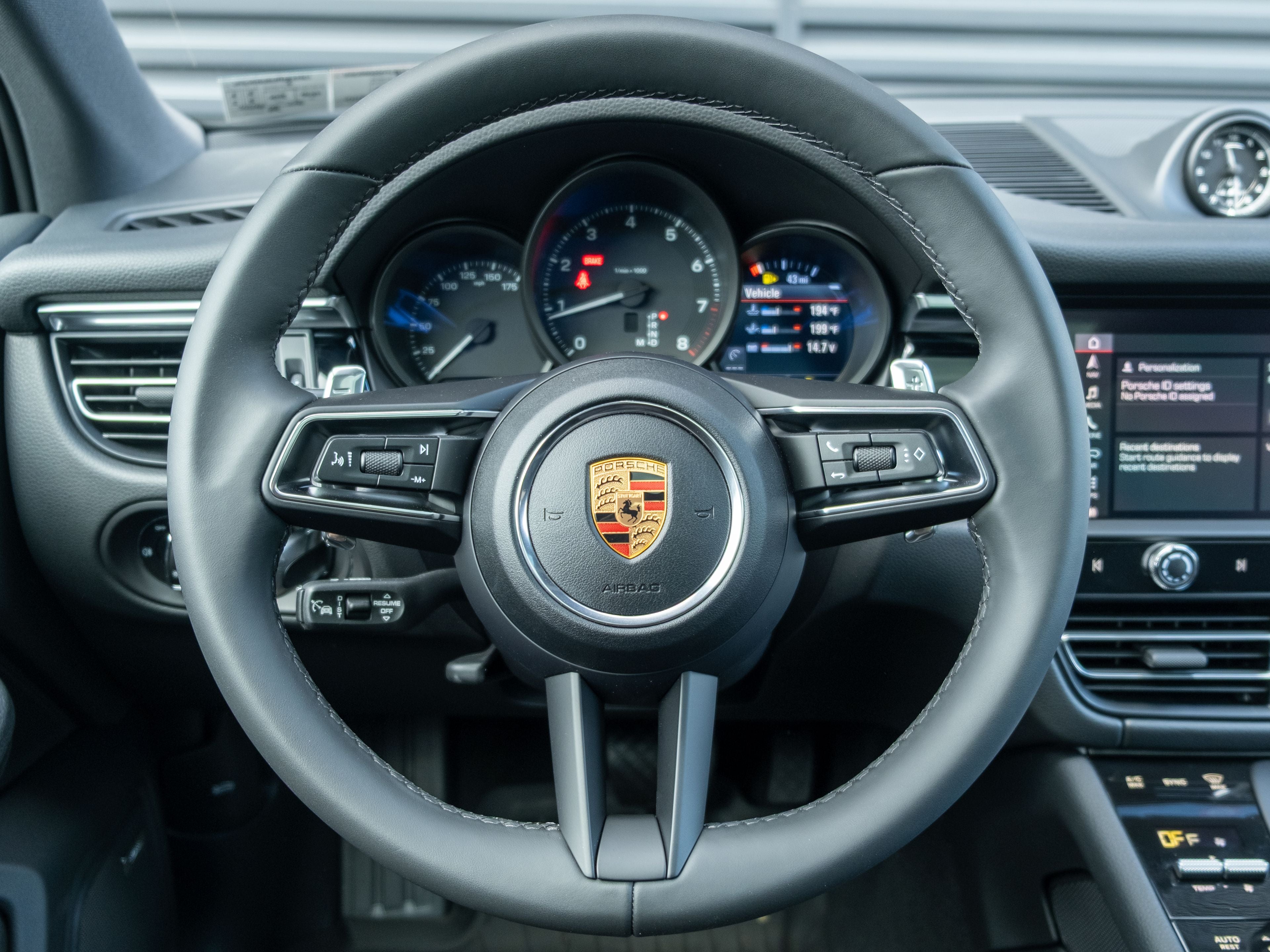 2026 Porsche Macan Base