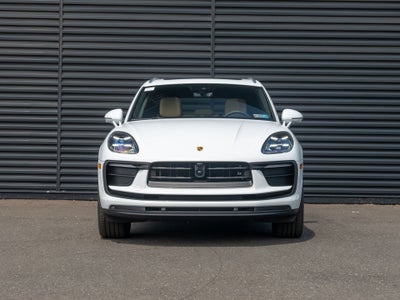 2026 Porsche Macan Base