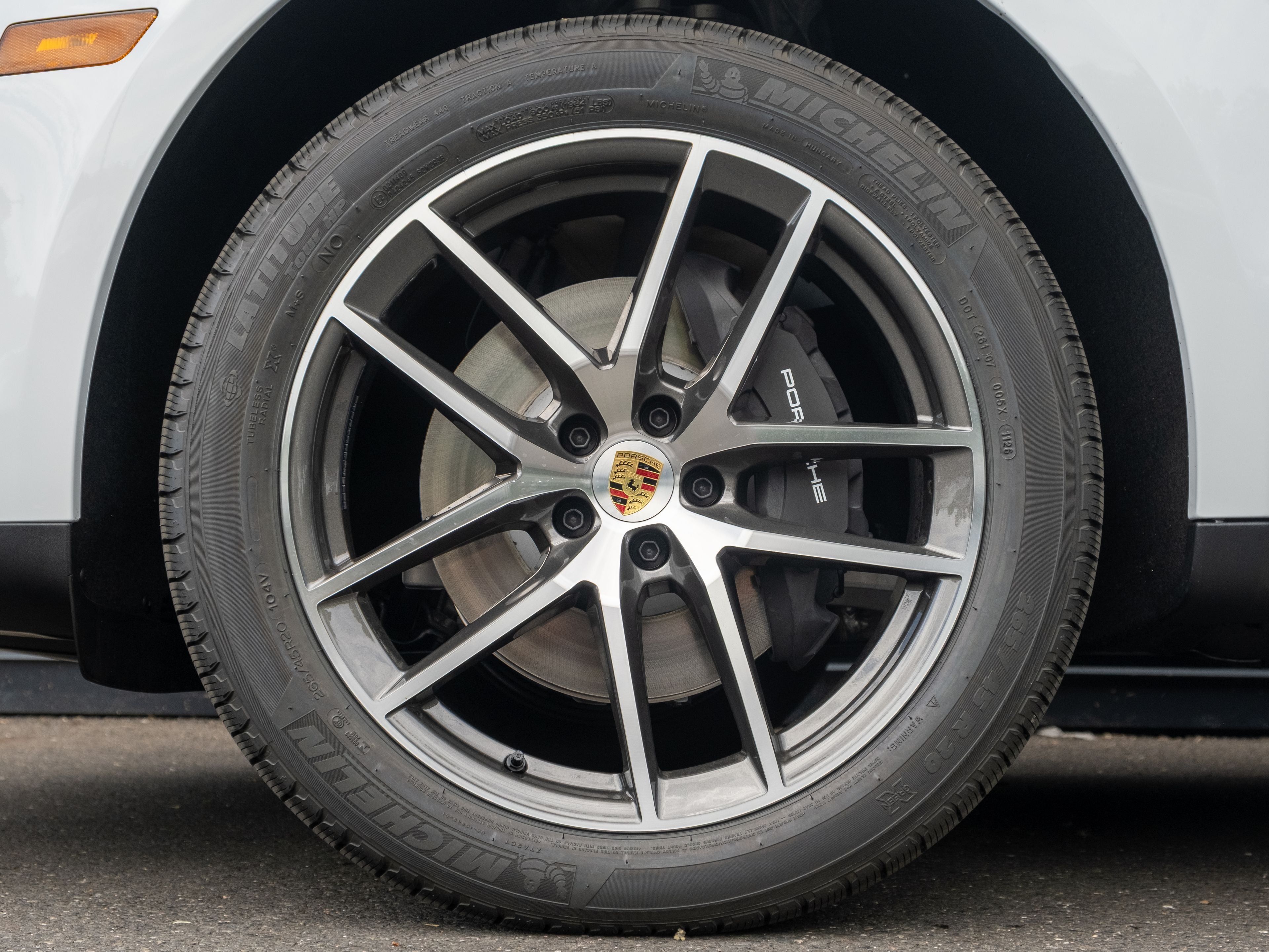 2026 Porsche Macan Base
