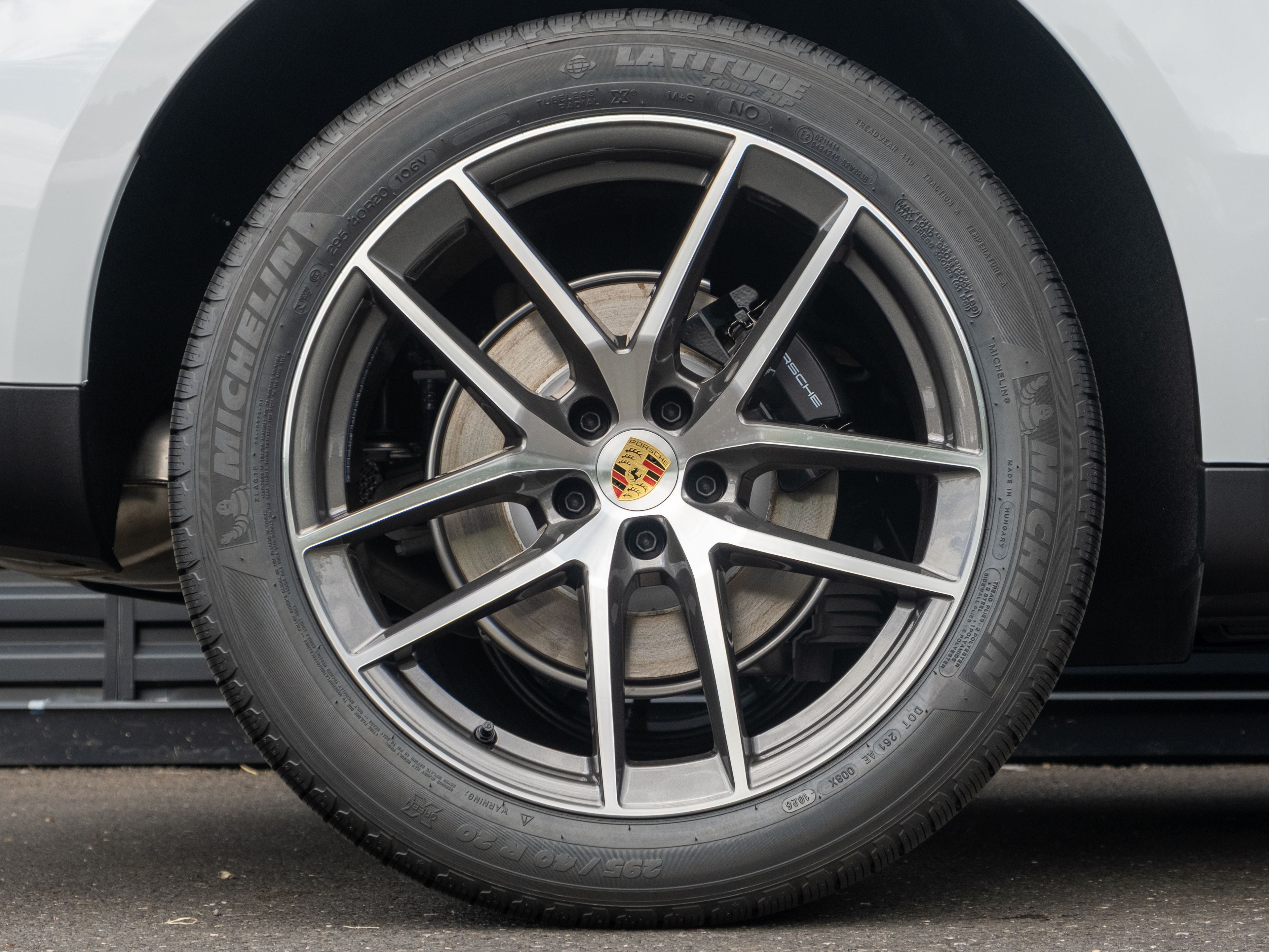 2026 Porsche Macan Base