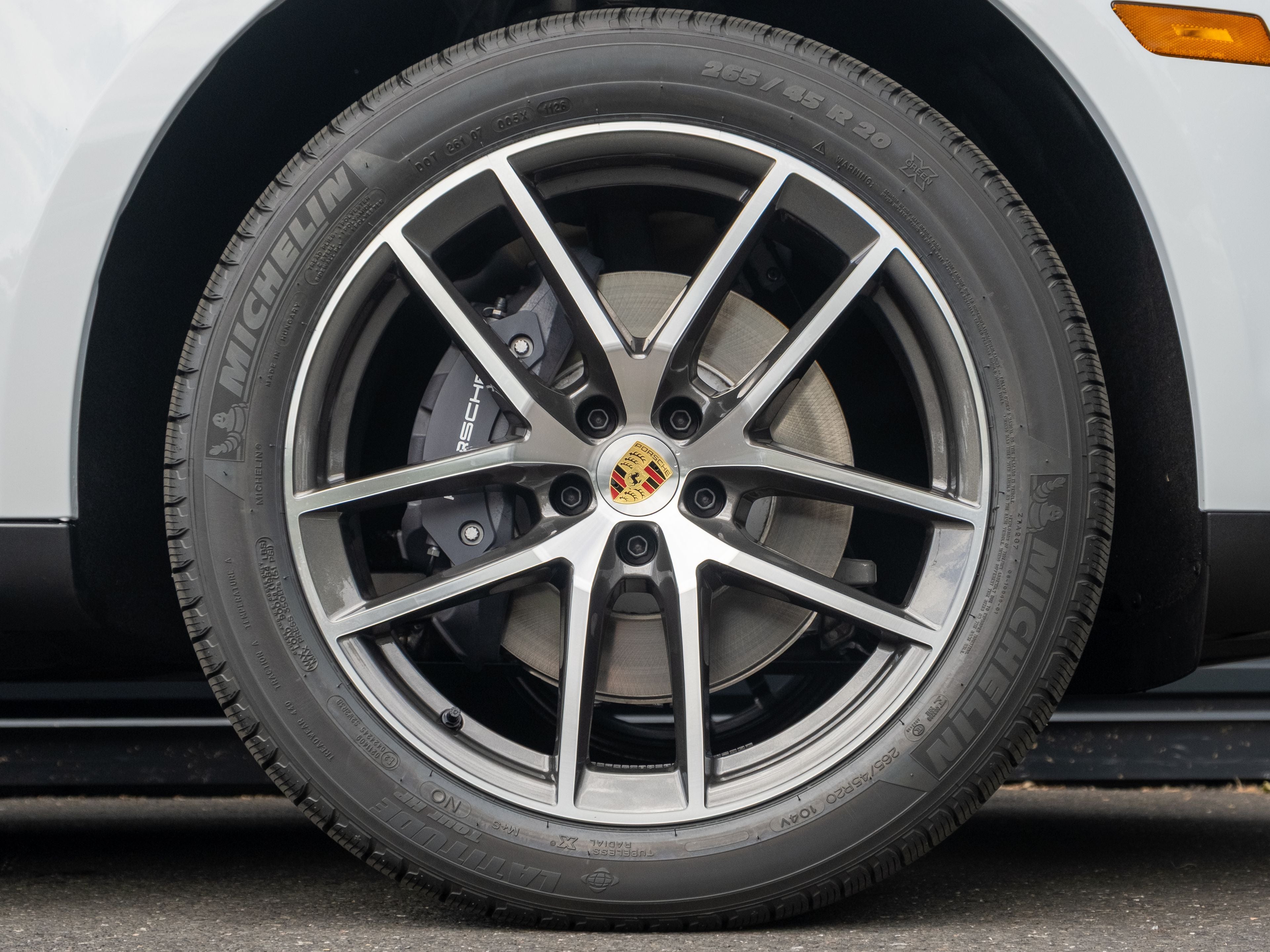 2026 Porsche Macan Base
