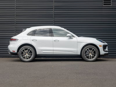 2026 Porsche Macan Base