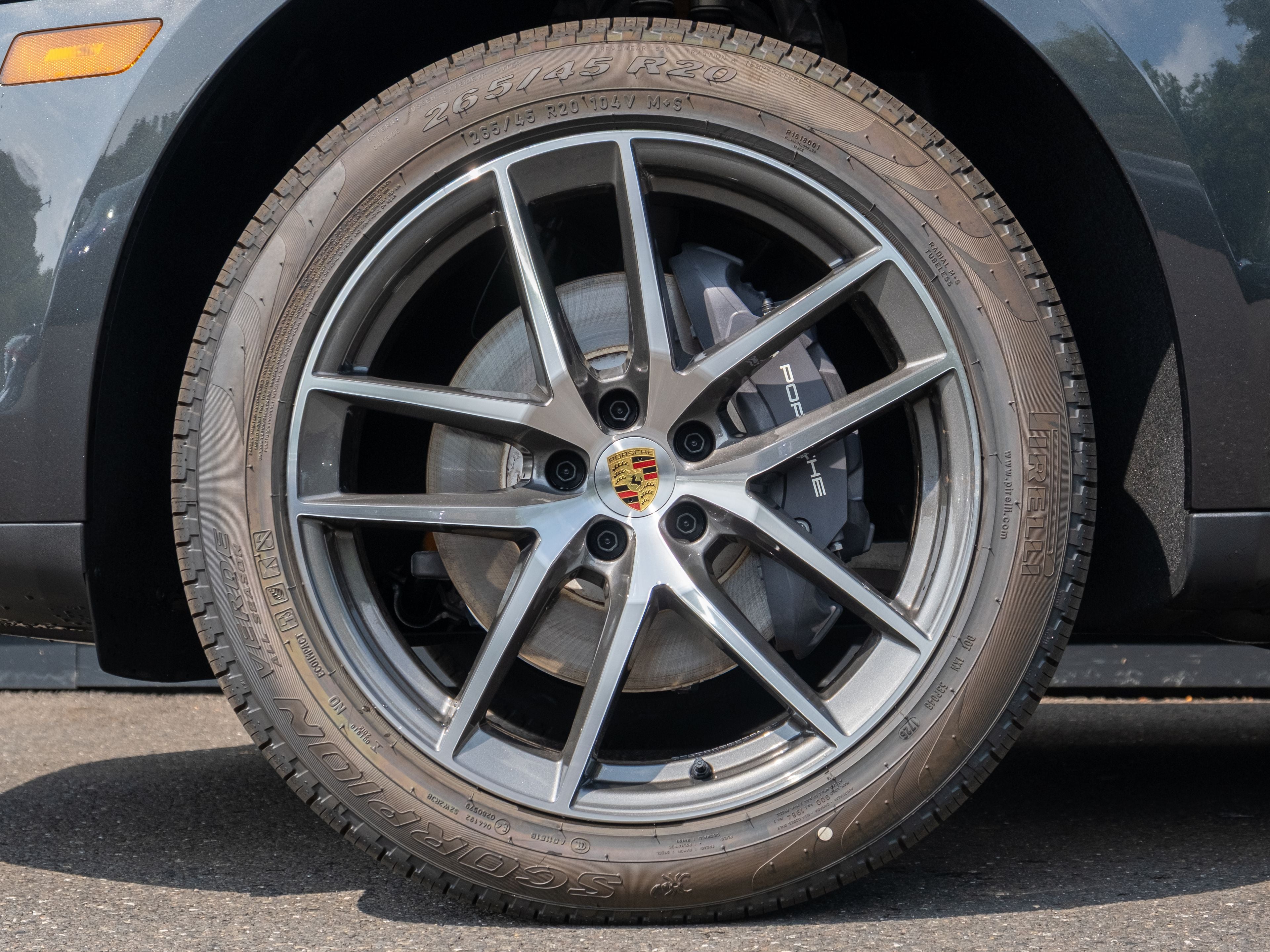 2026 Porsche Macan Base