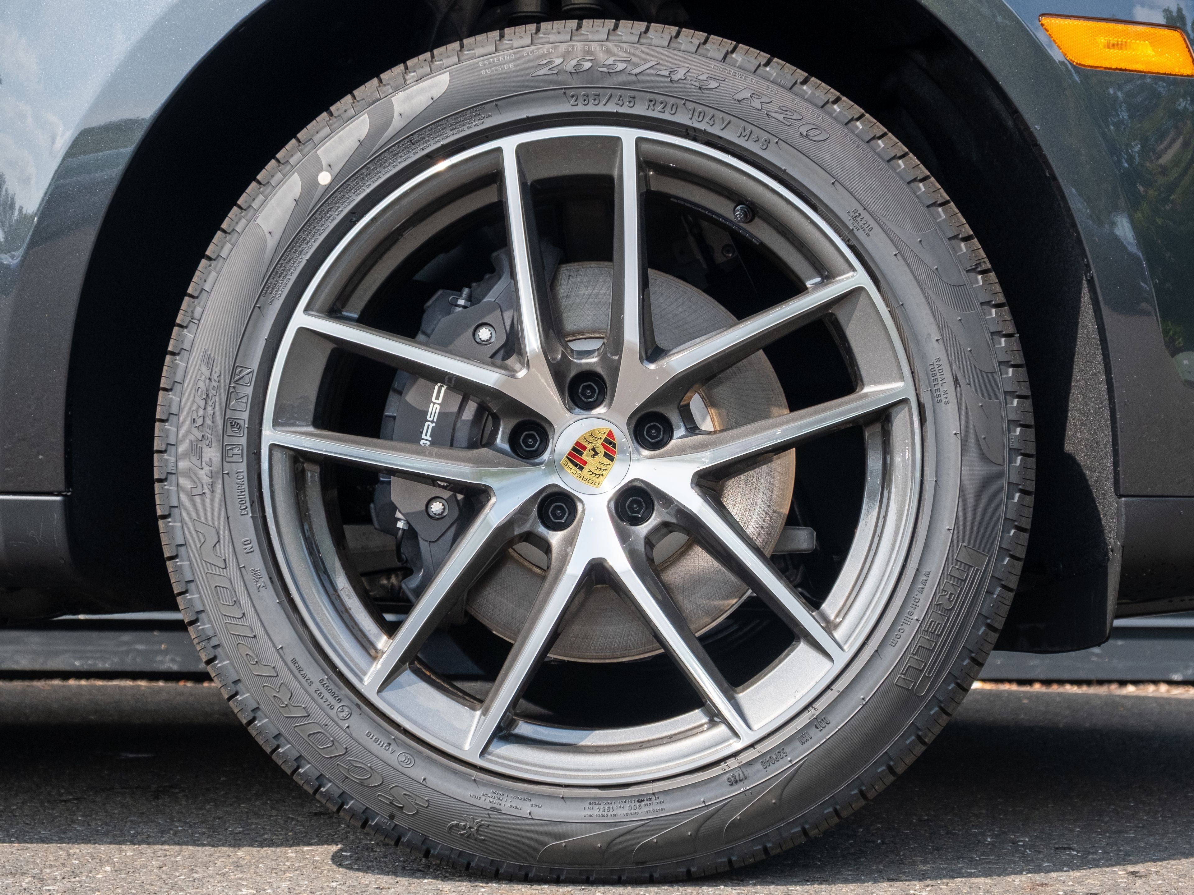 2026 Porsche Macan Base