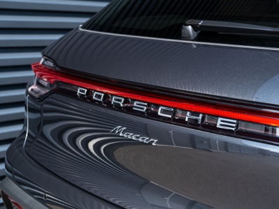 2026 Porsche Macan Base