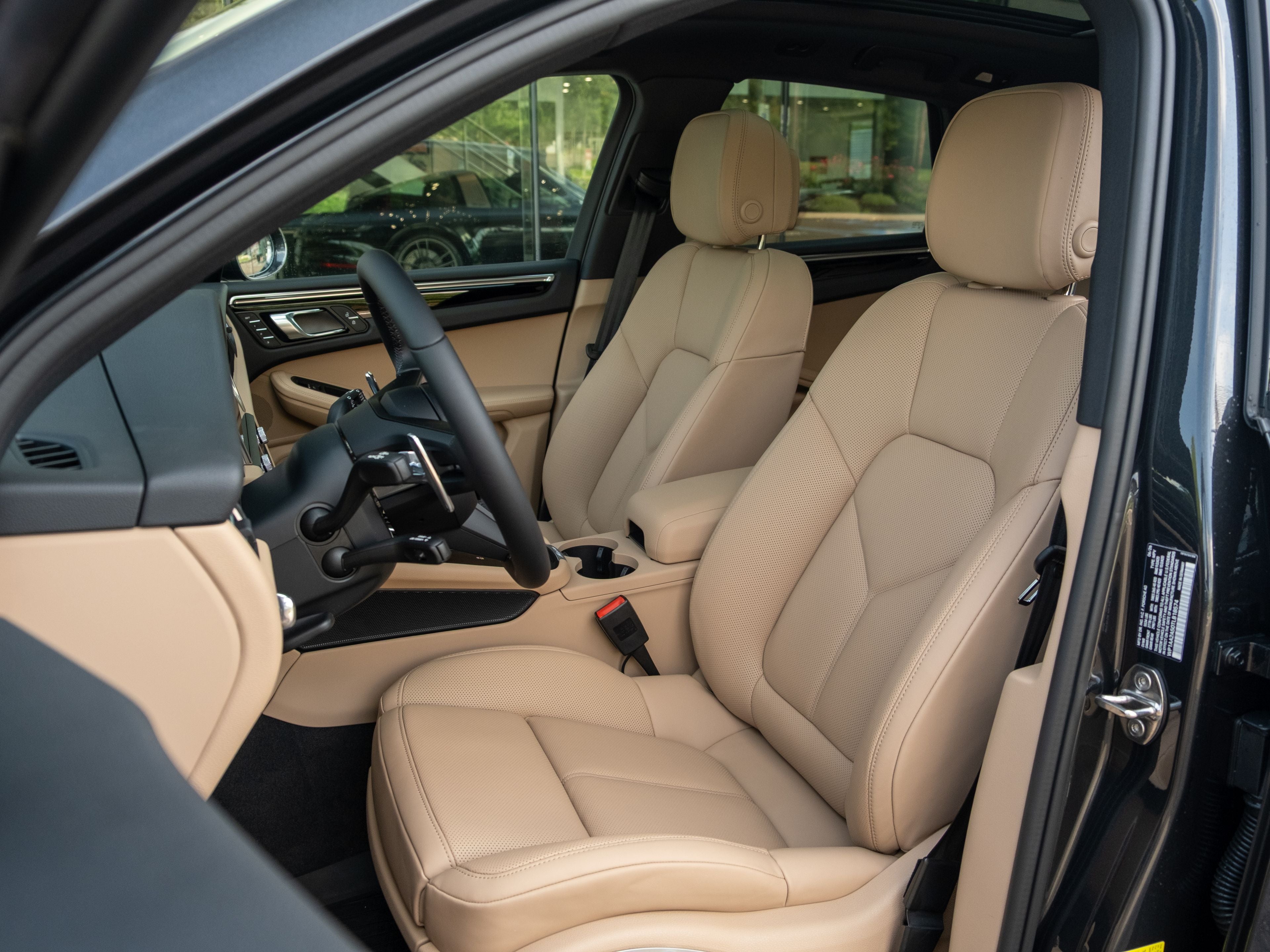 2026 Porsche Macan Base