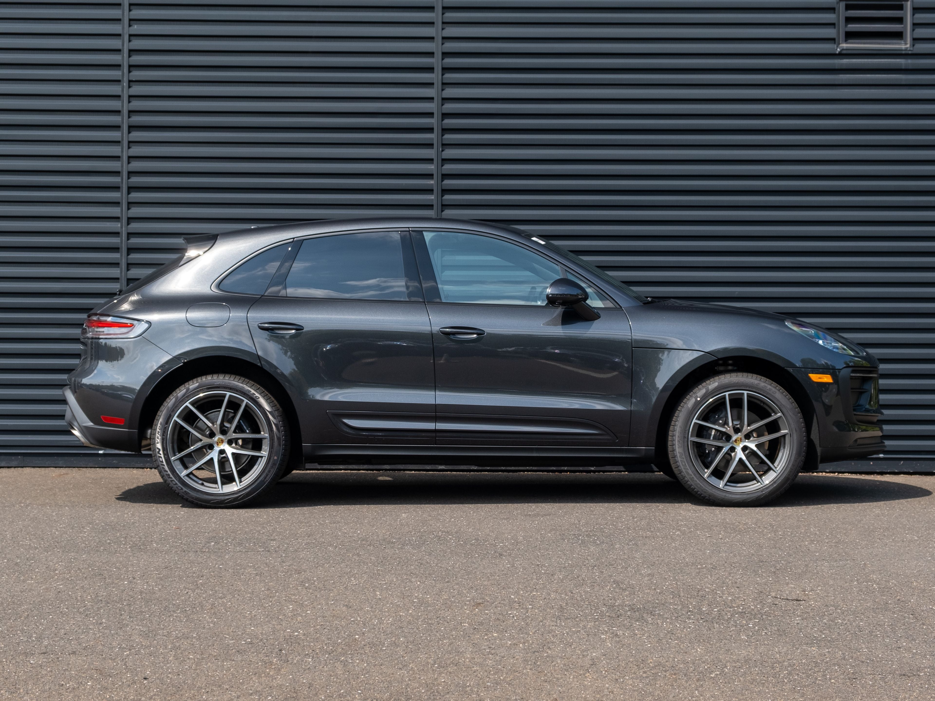 2026 Porsche Macan Base