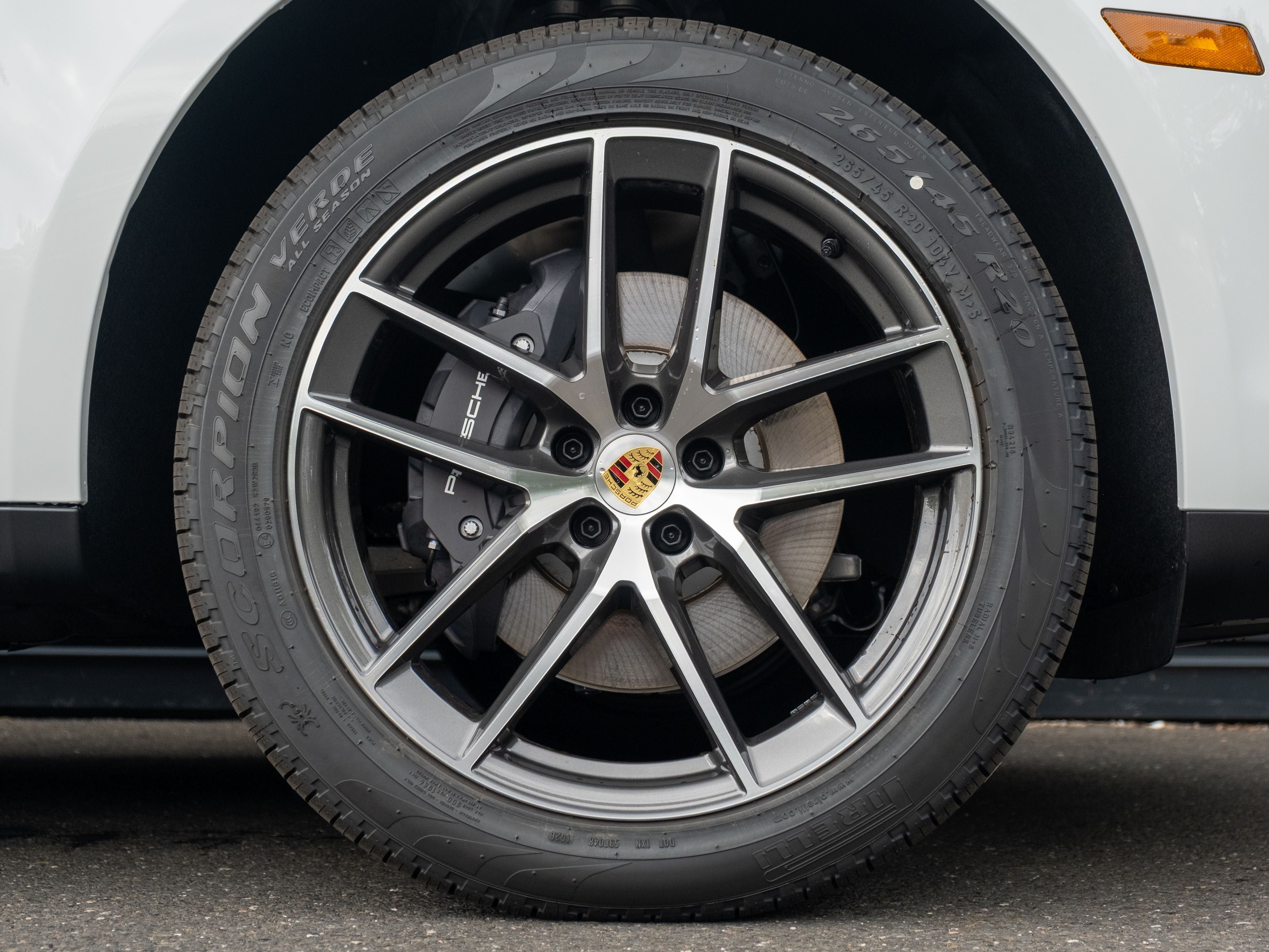 2026 Porsche Macan Base