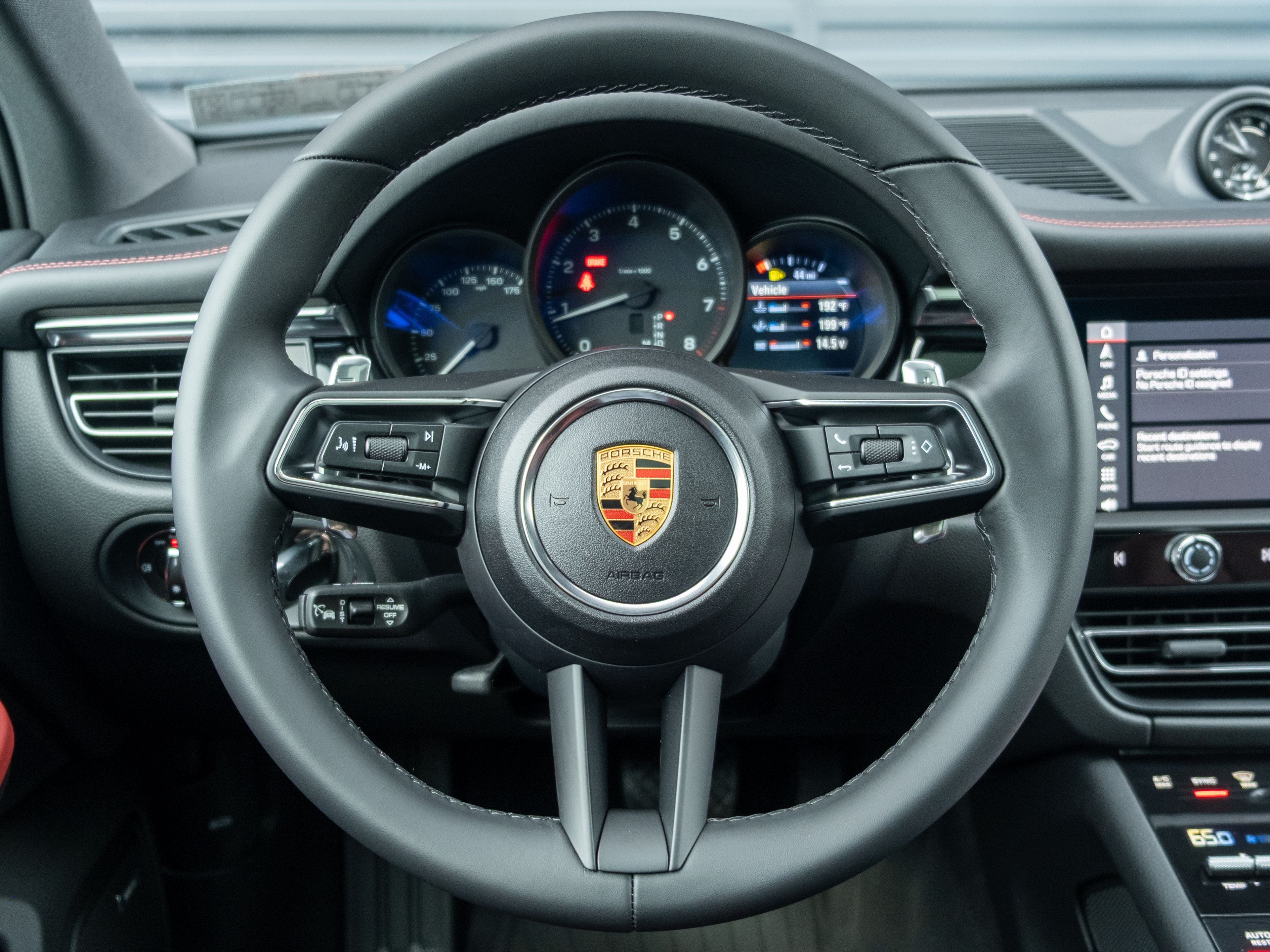 2026 Porsche Macan Base