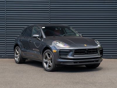 2023 Porsche Macan Base