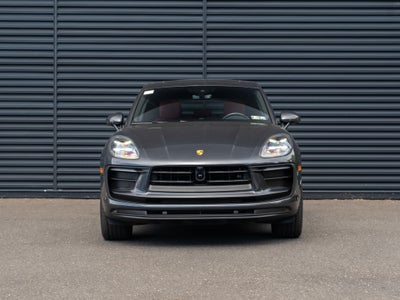 2023 Porsche Macan Base
