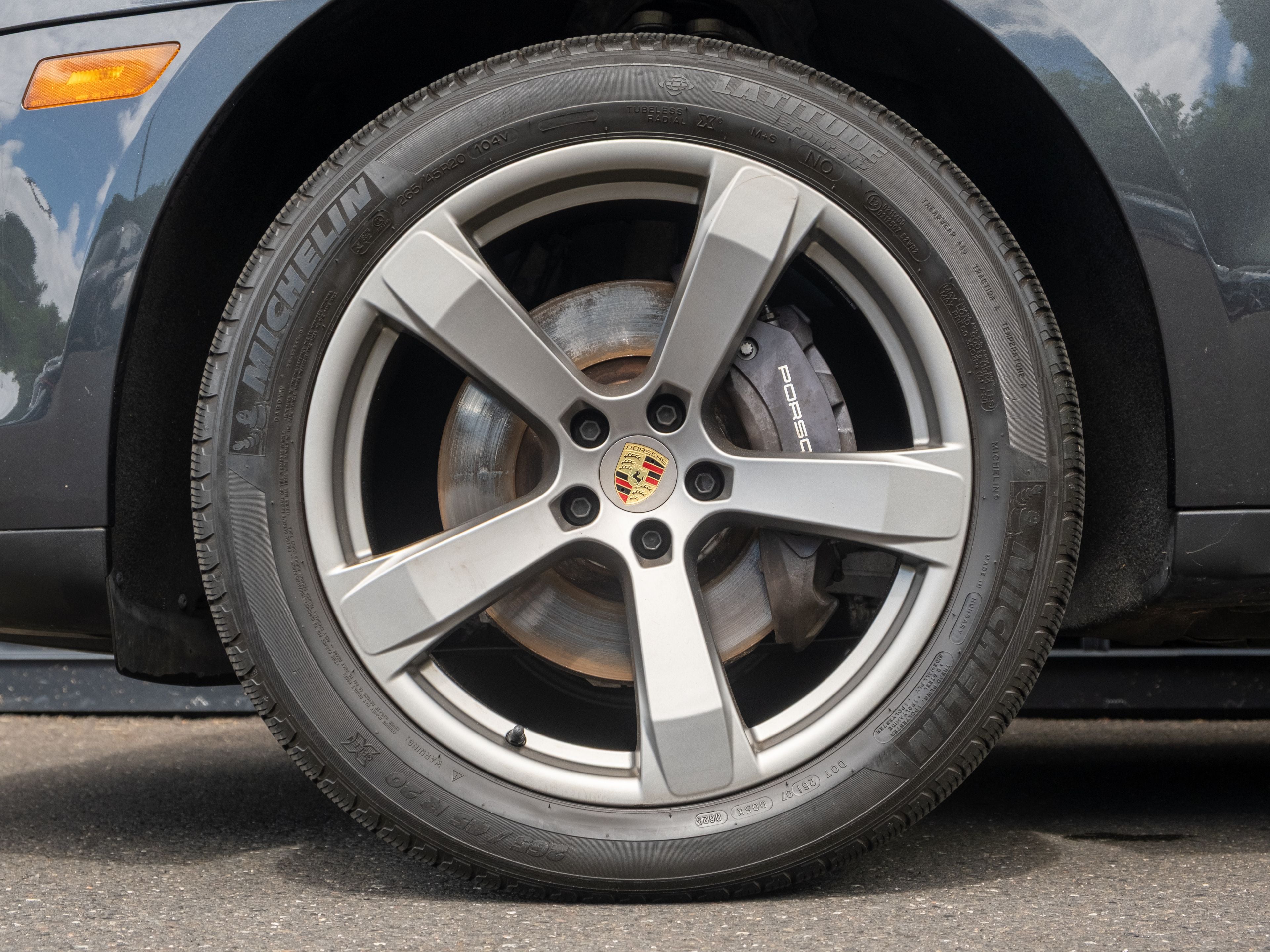 2023 Porsche Macan Base