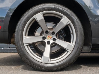 2023 Porsche Macan Base