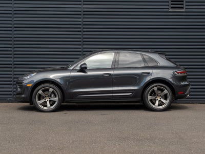 2023 Porsche Macan Base